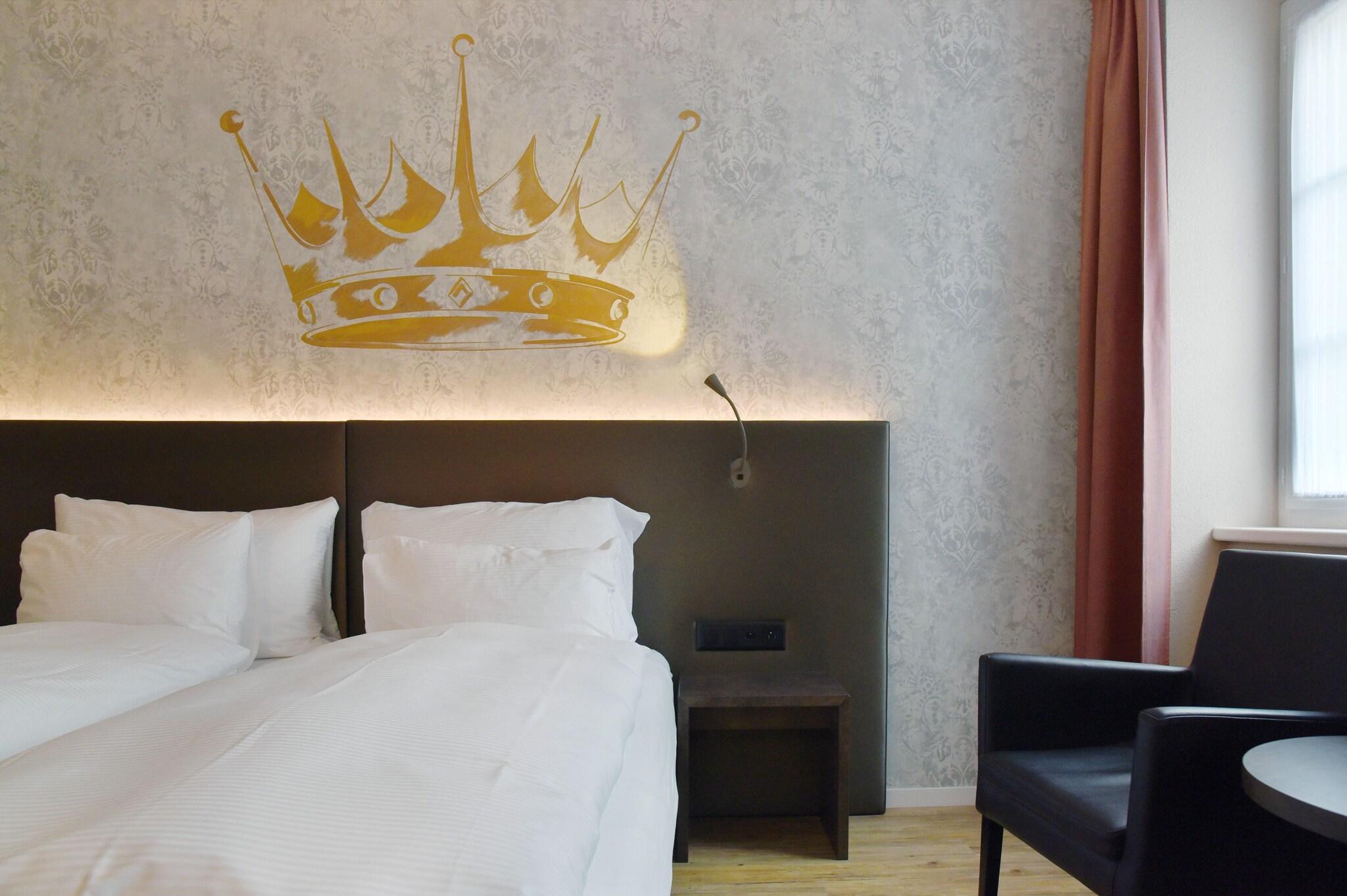 Quadruple Queen Size Bed