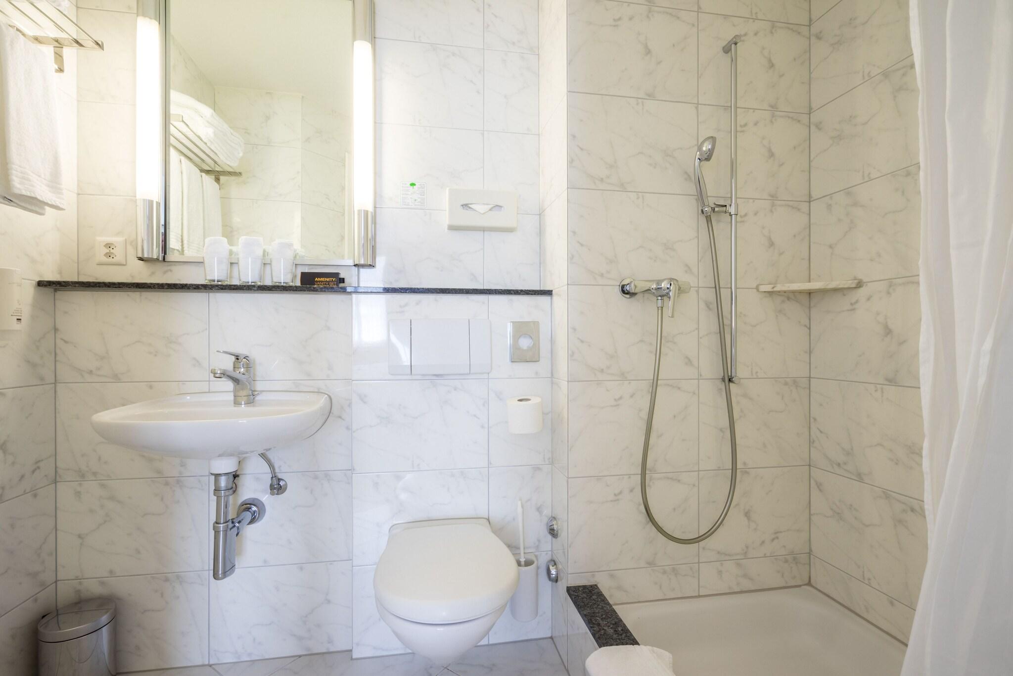 Triple Queen Size Bed