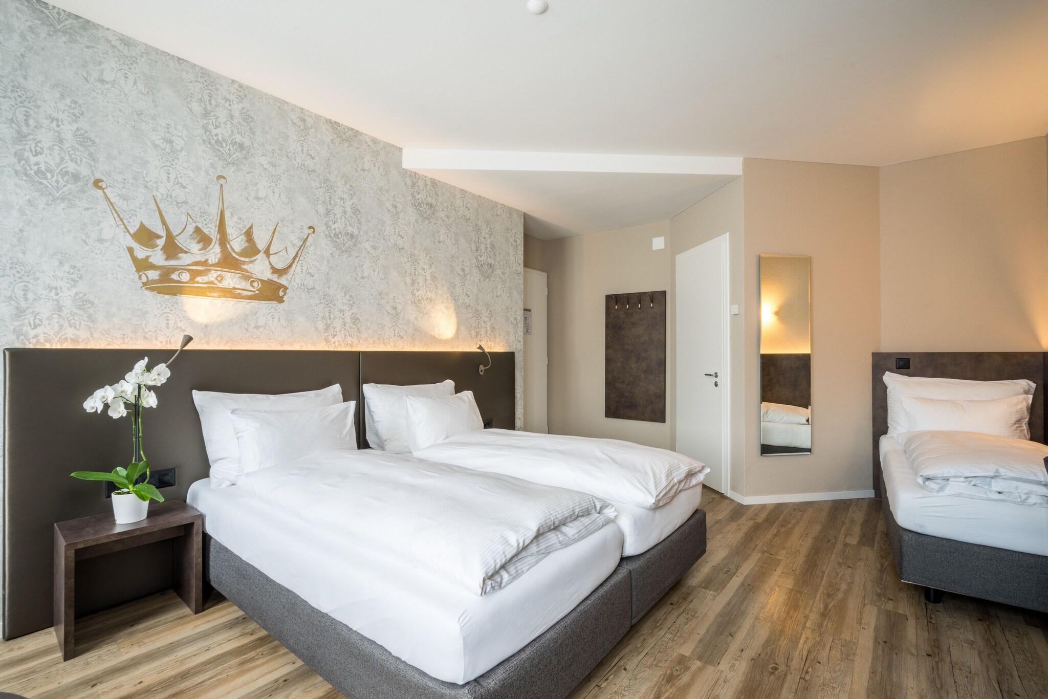 Triple Queen Size Bed