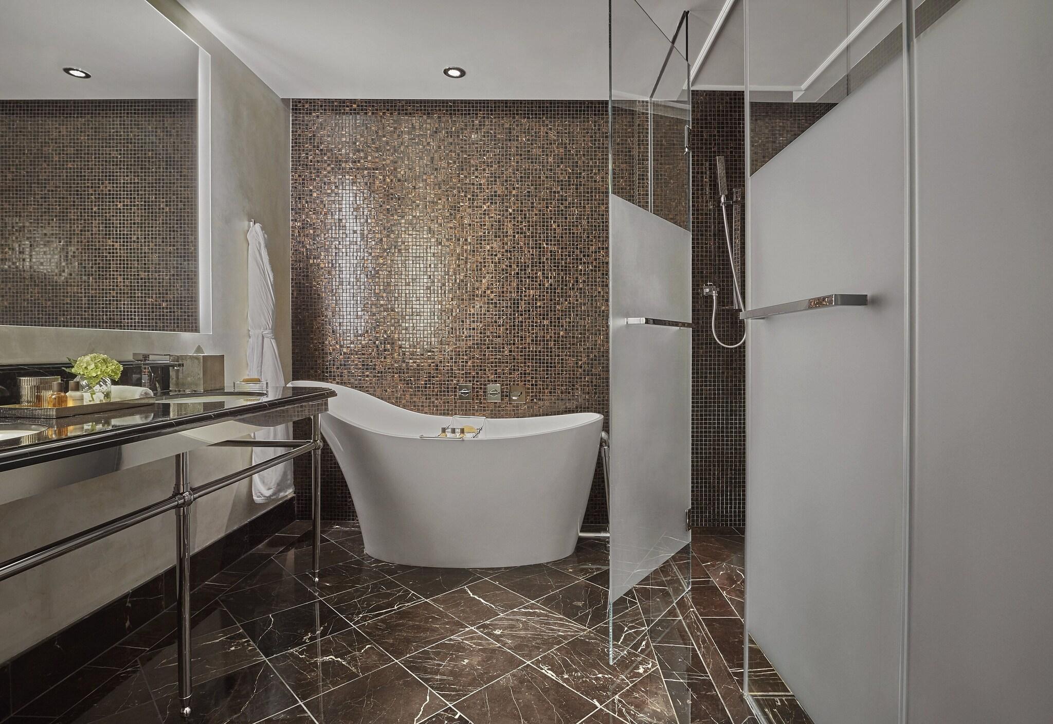 Double Deluxe Two Double Beds