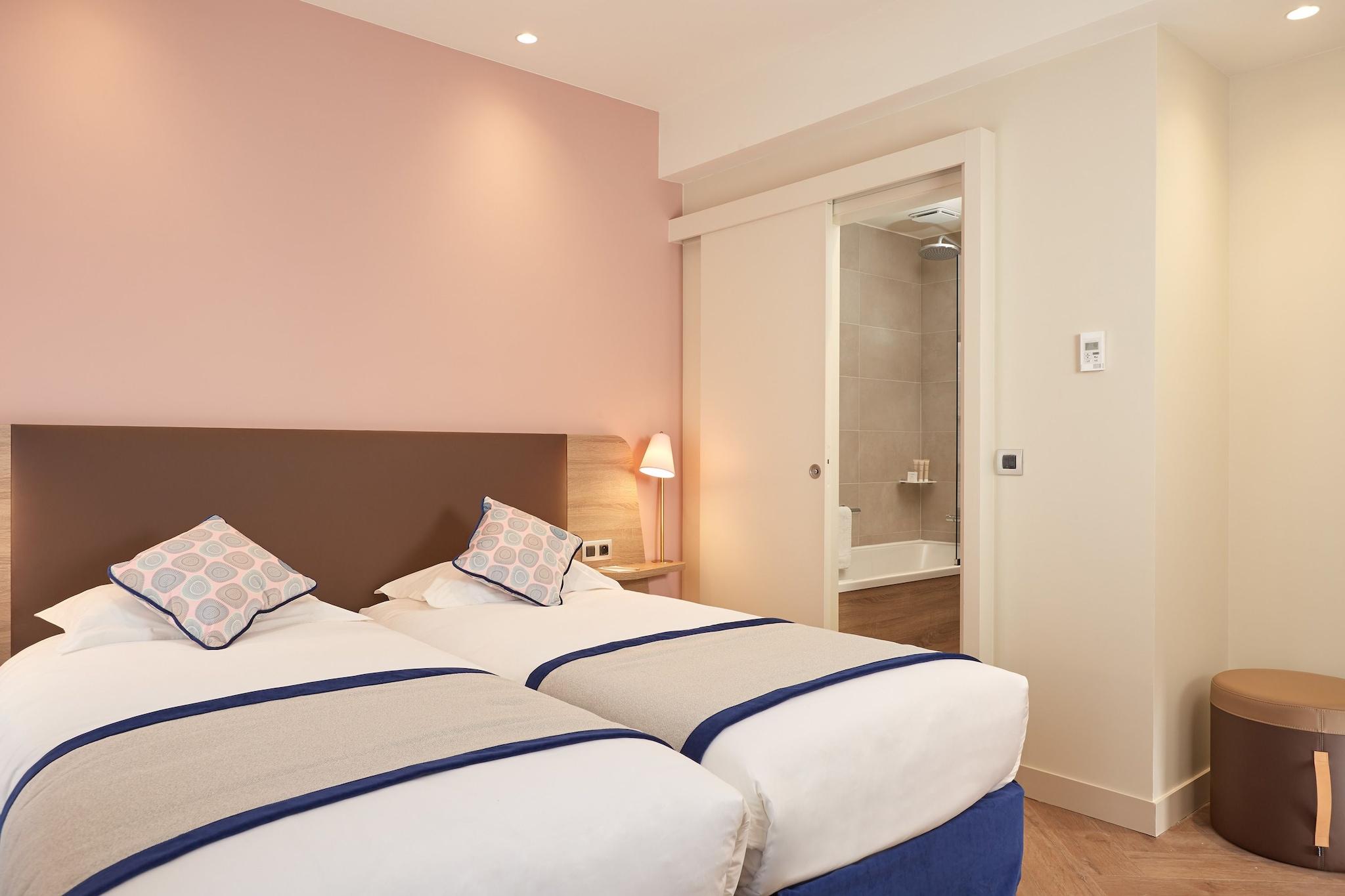 Double Executive Queen Bed