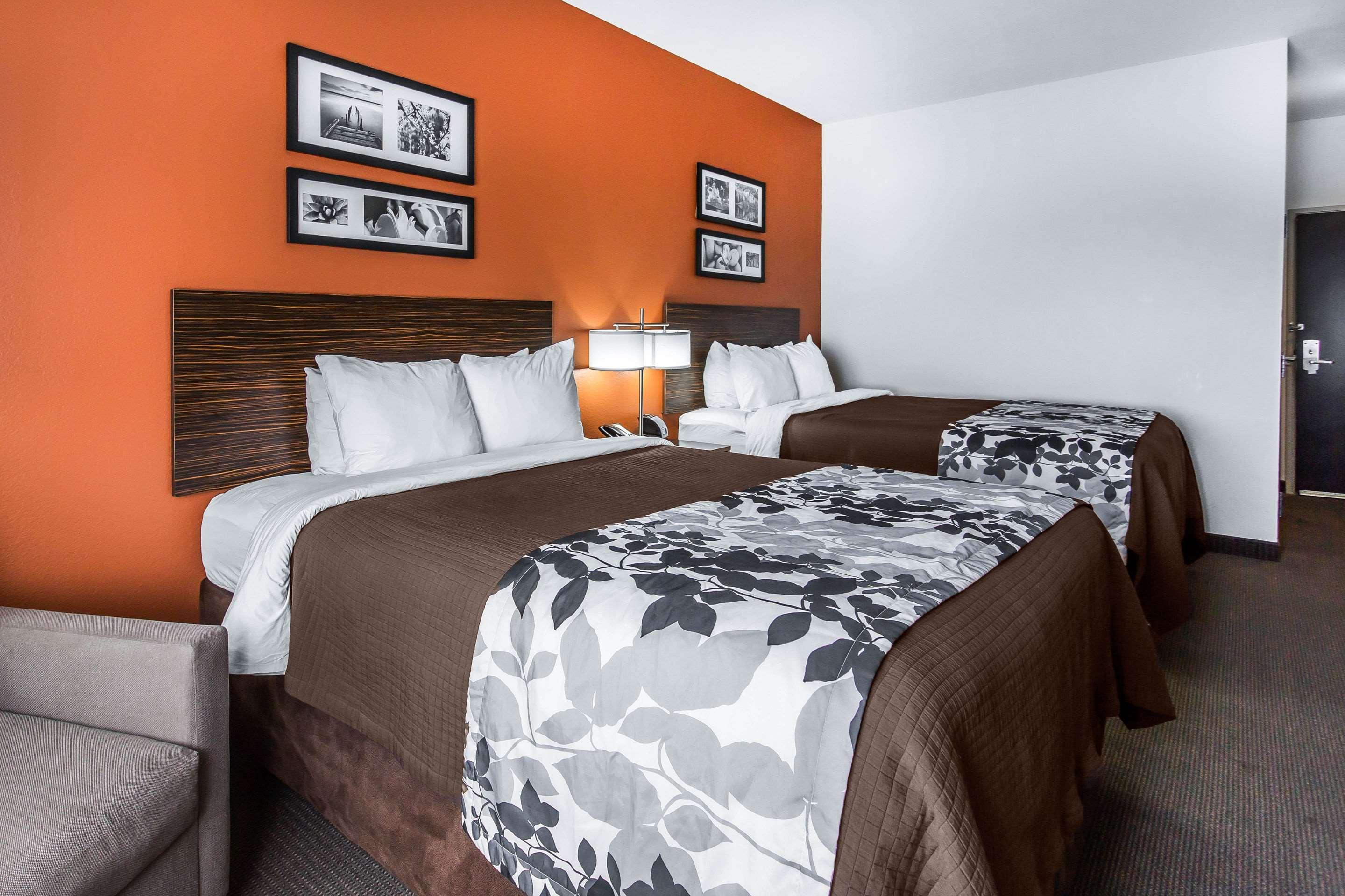 Twin Two Queen Beds Non Smoking