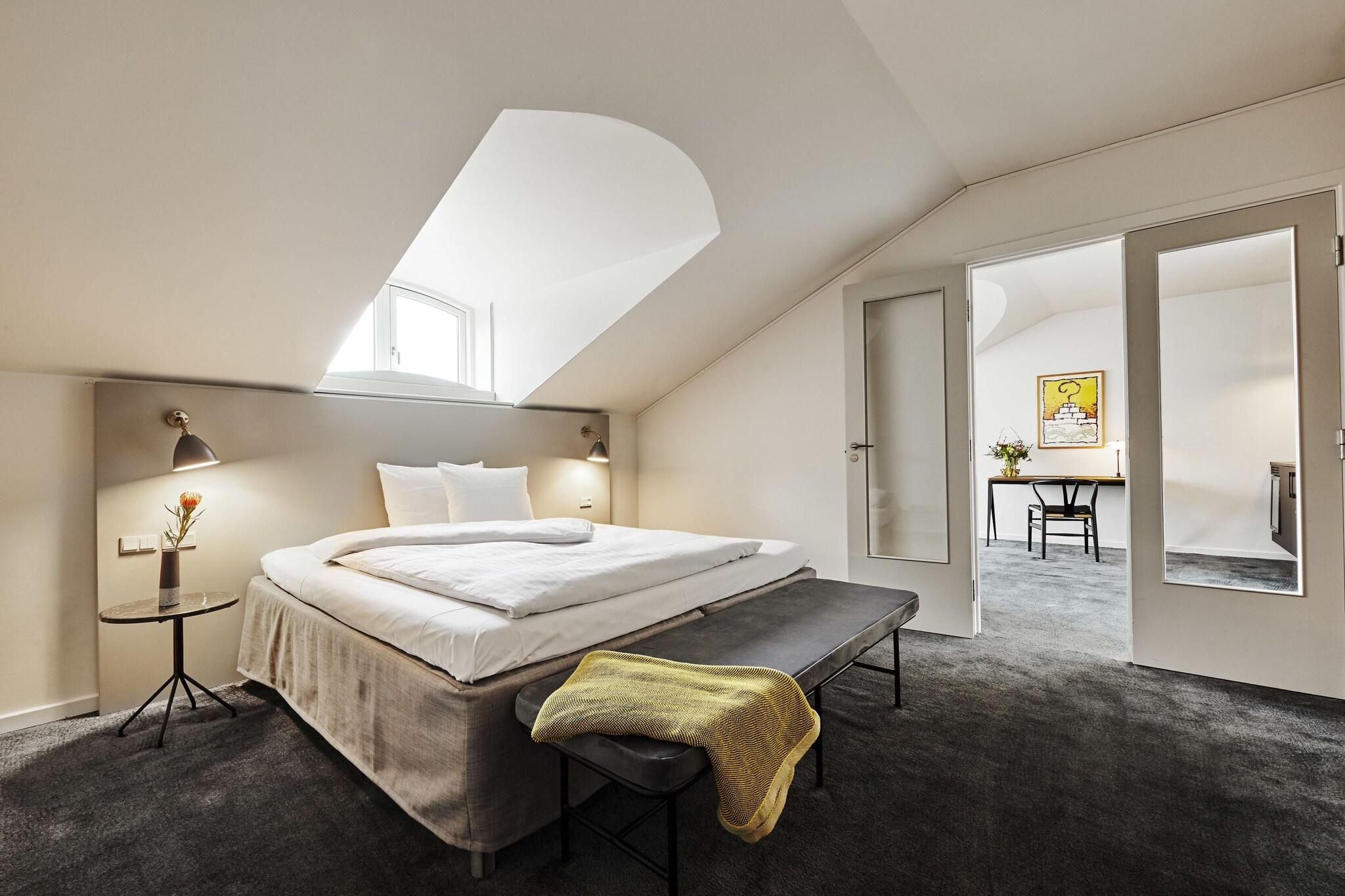 Junior Suite Sea View with Balcony