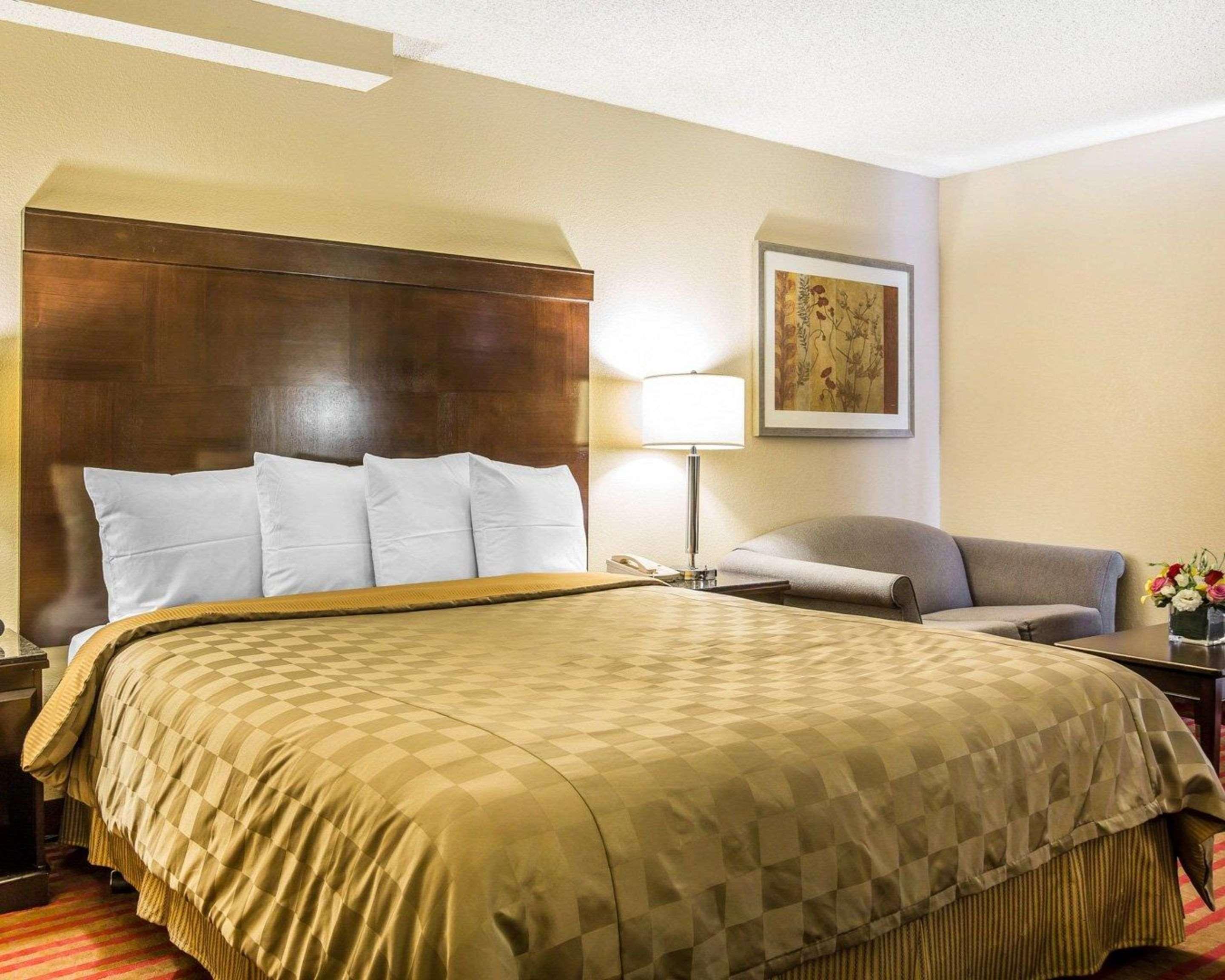 Double Queen Bed Non Smoking