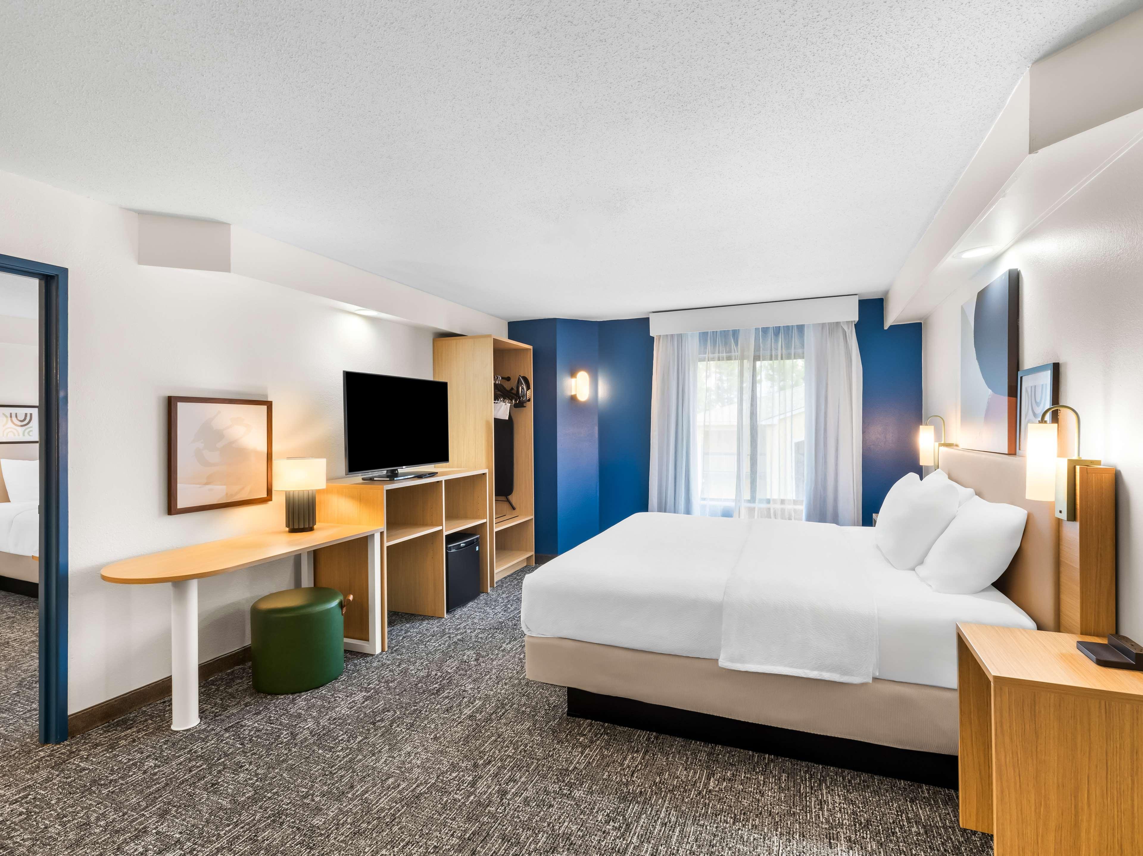 Studio Two King Beds