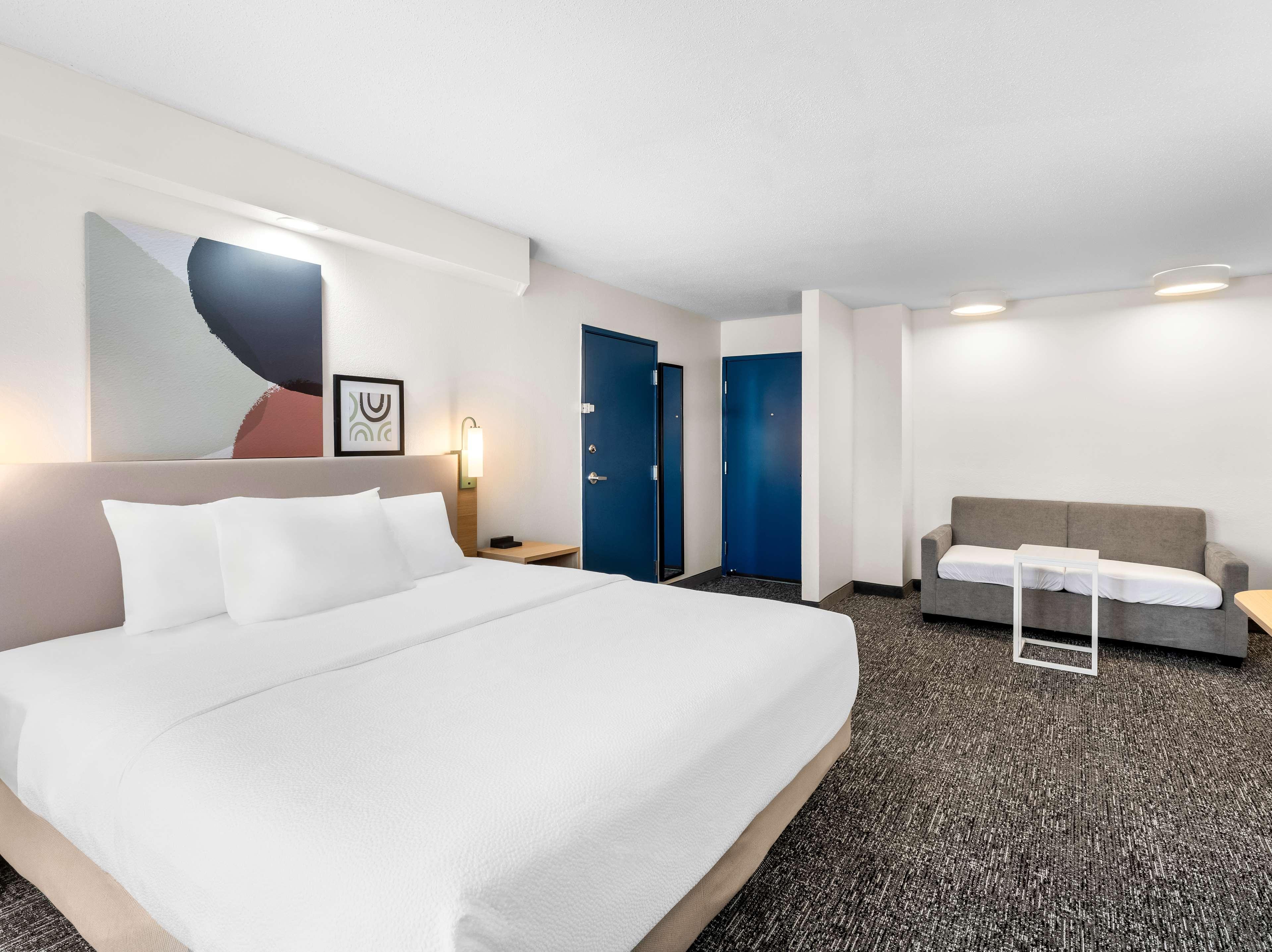 Double Accessible King Size Bed