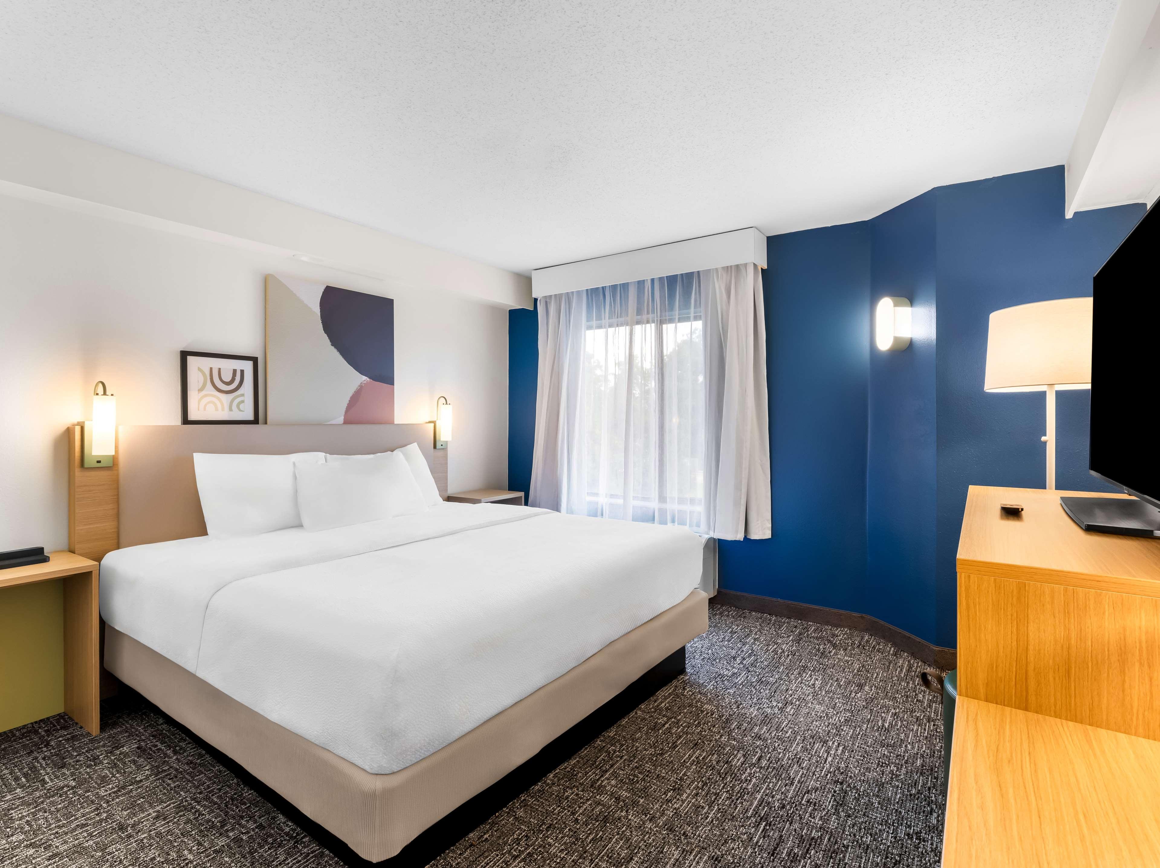 Studio Two King Beds