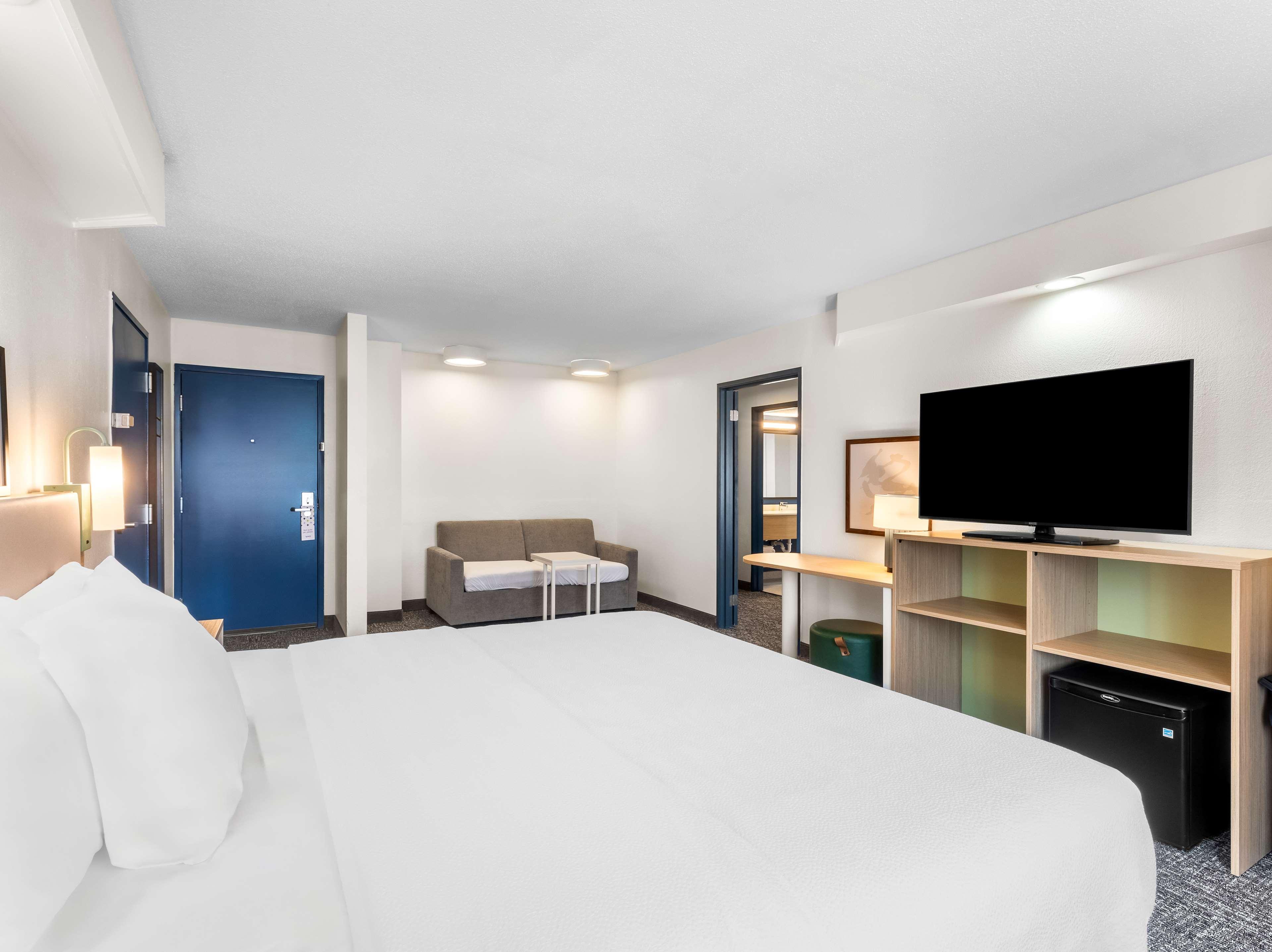 Studio Two King Beds