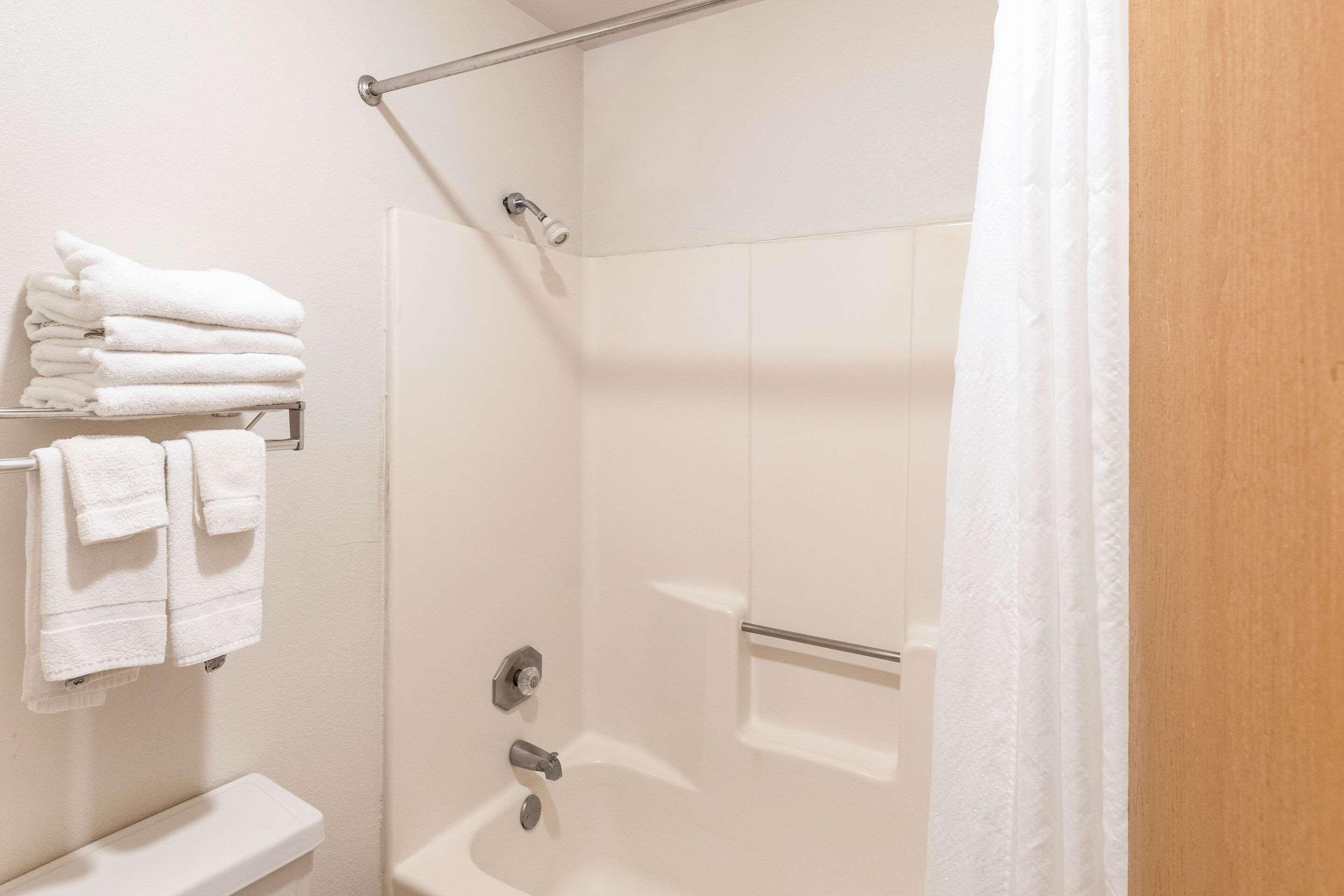 Twin Two Queen Beds Non Smoking