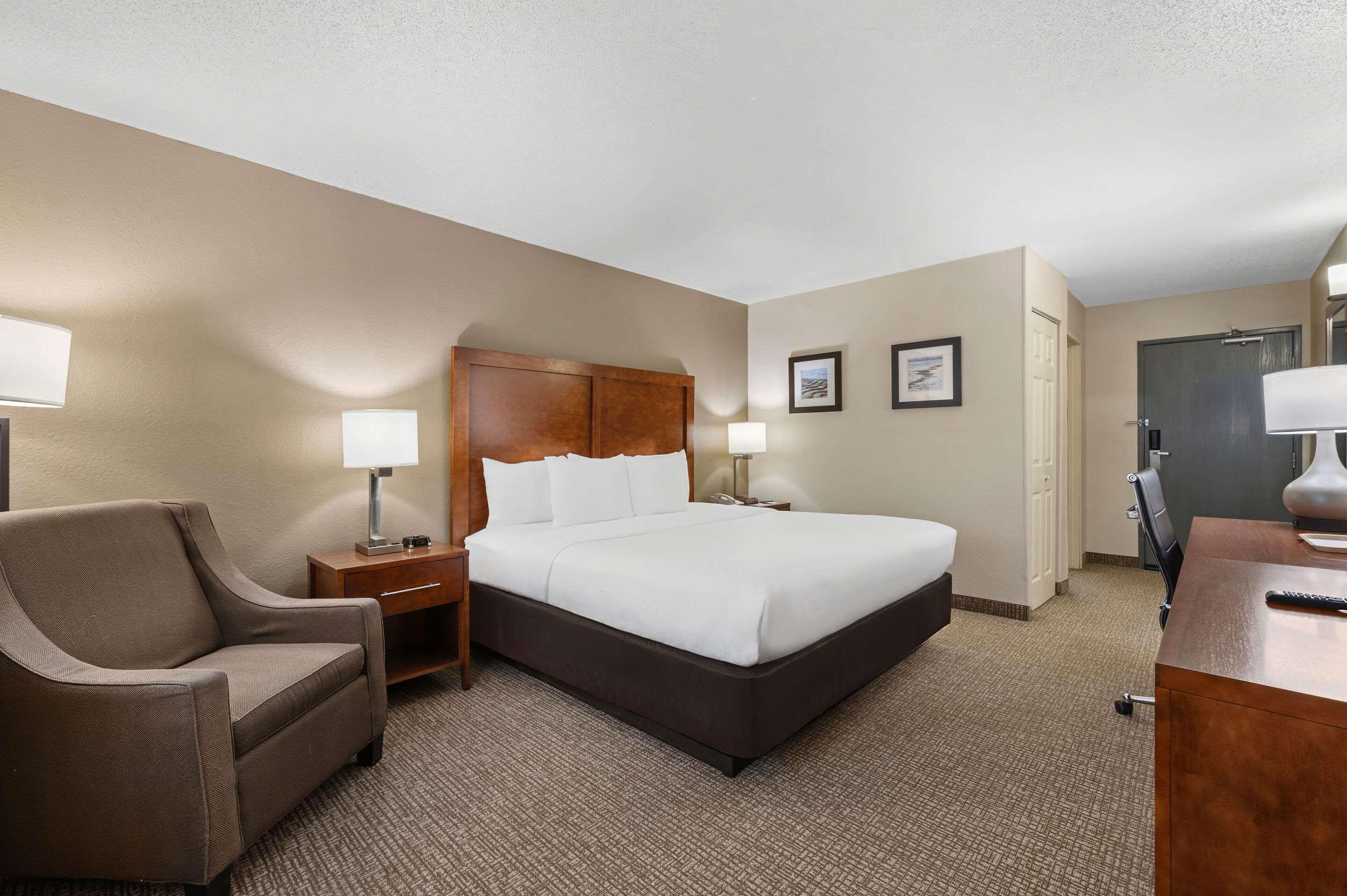 Double King Bed Non Smoking