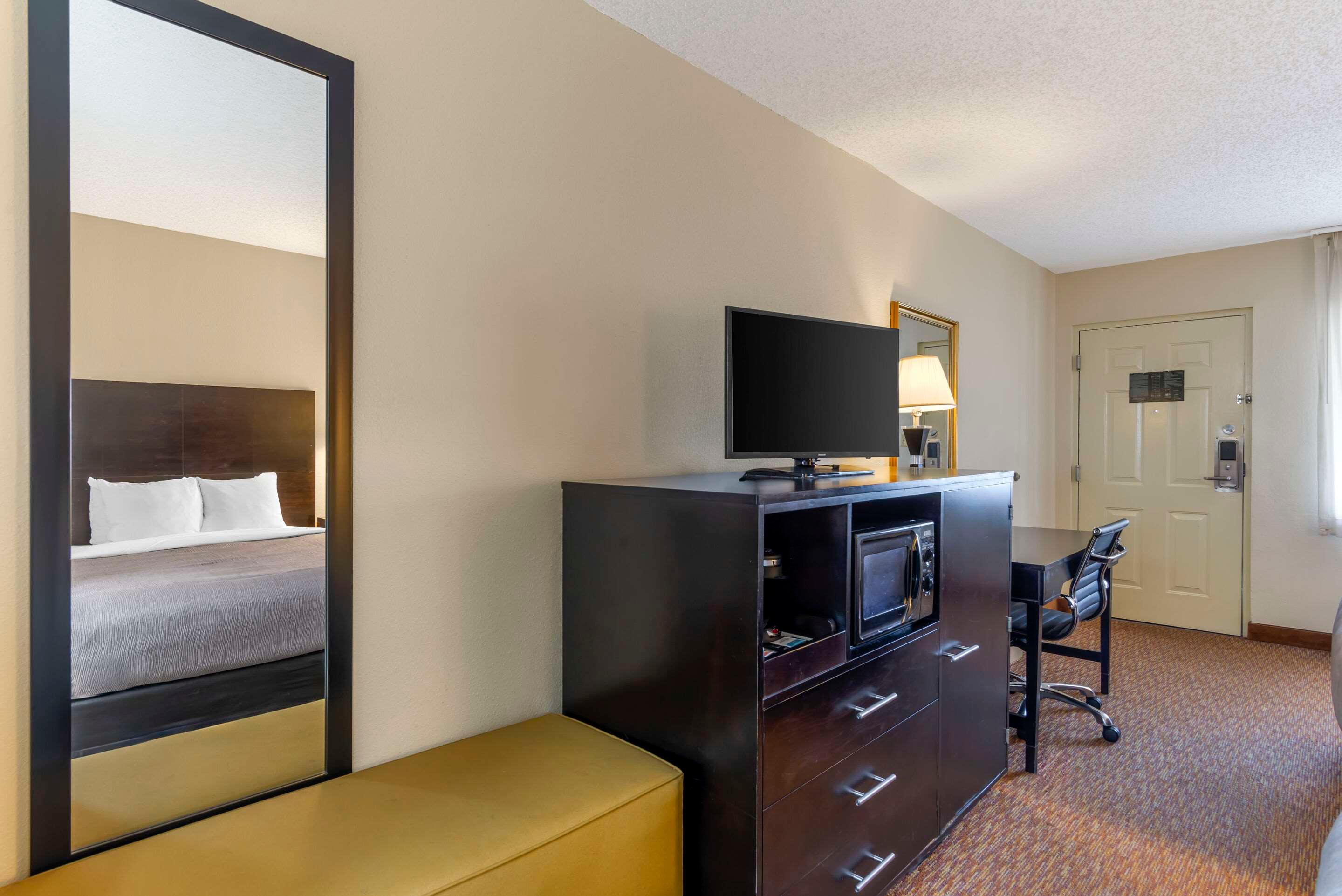 Double Two Queen Beds Non Smoking