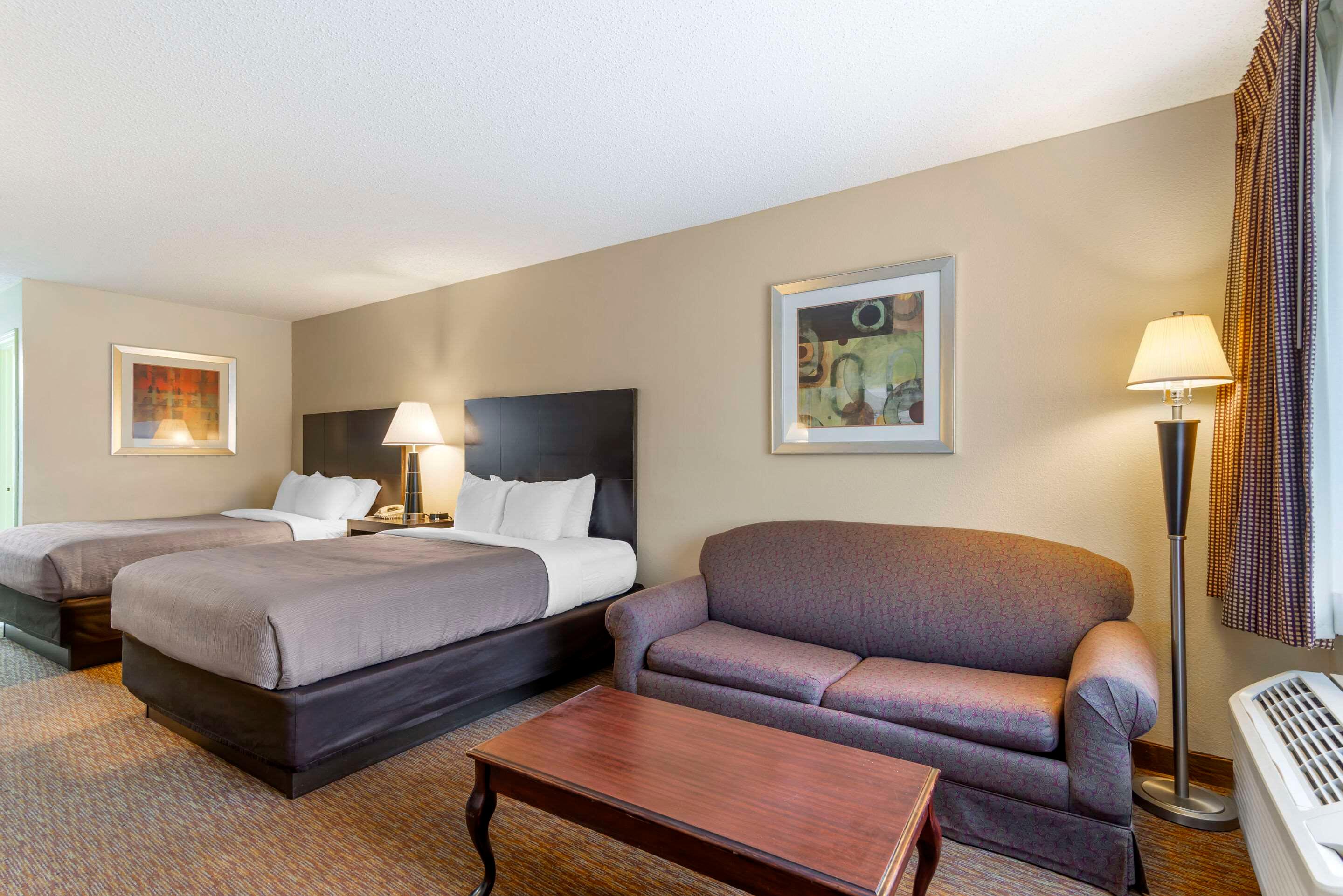 Suite Two Queen Beds Non Smoking