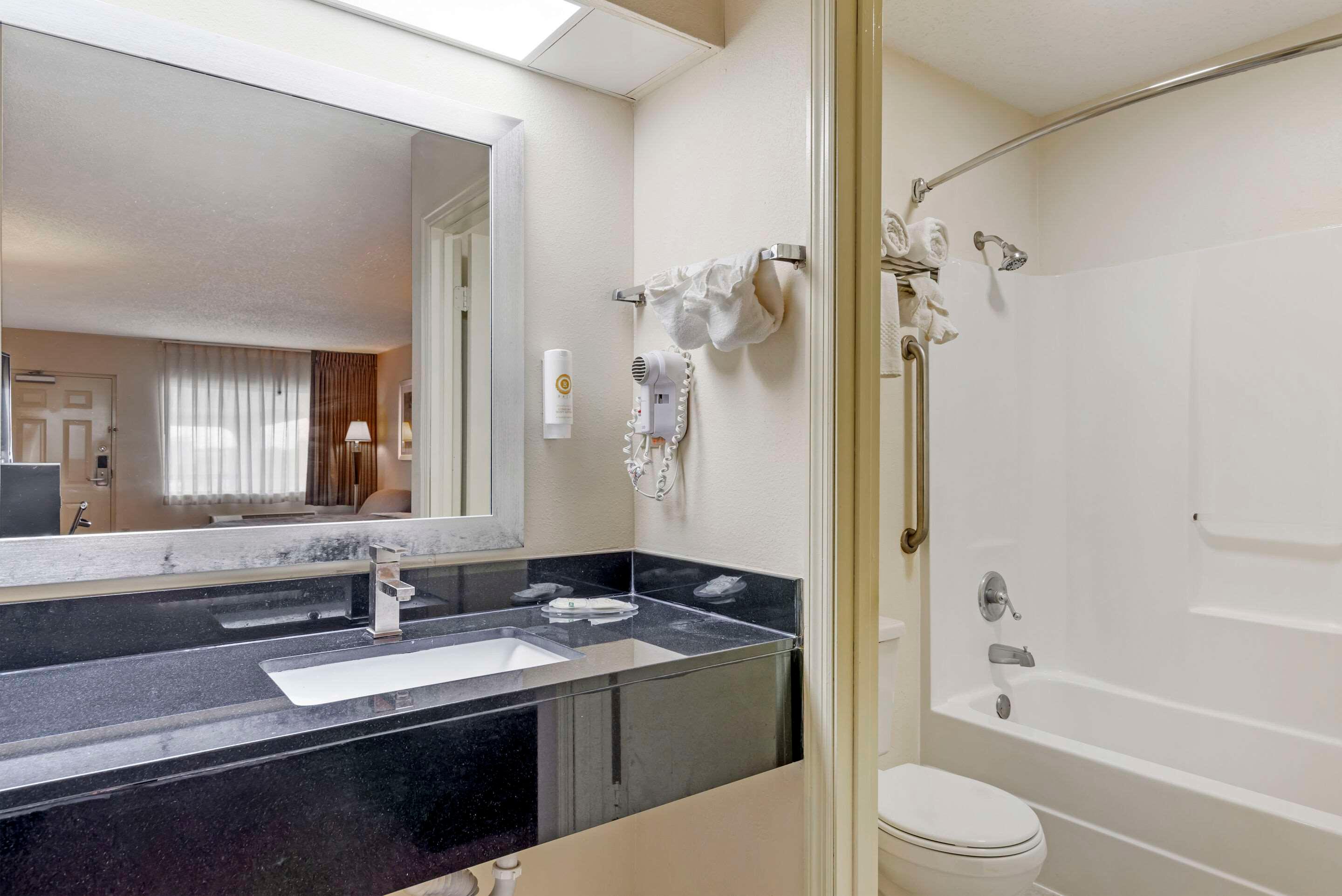 Suite Two Queen Beds Non Smoking