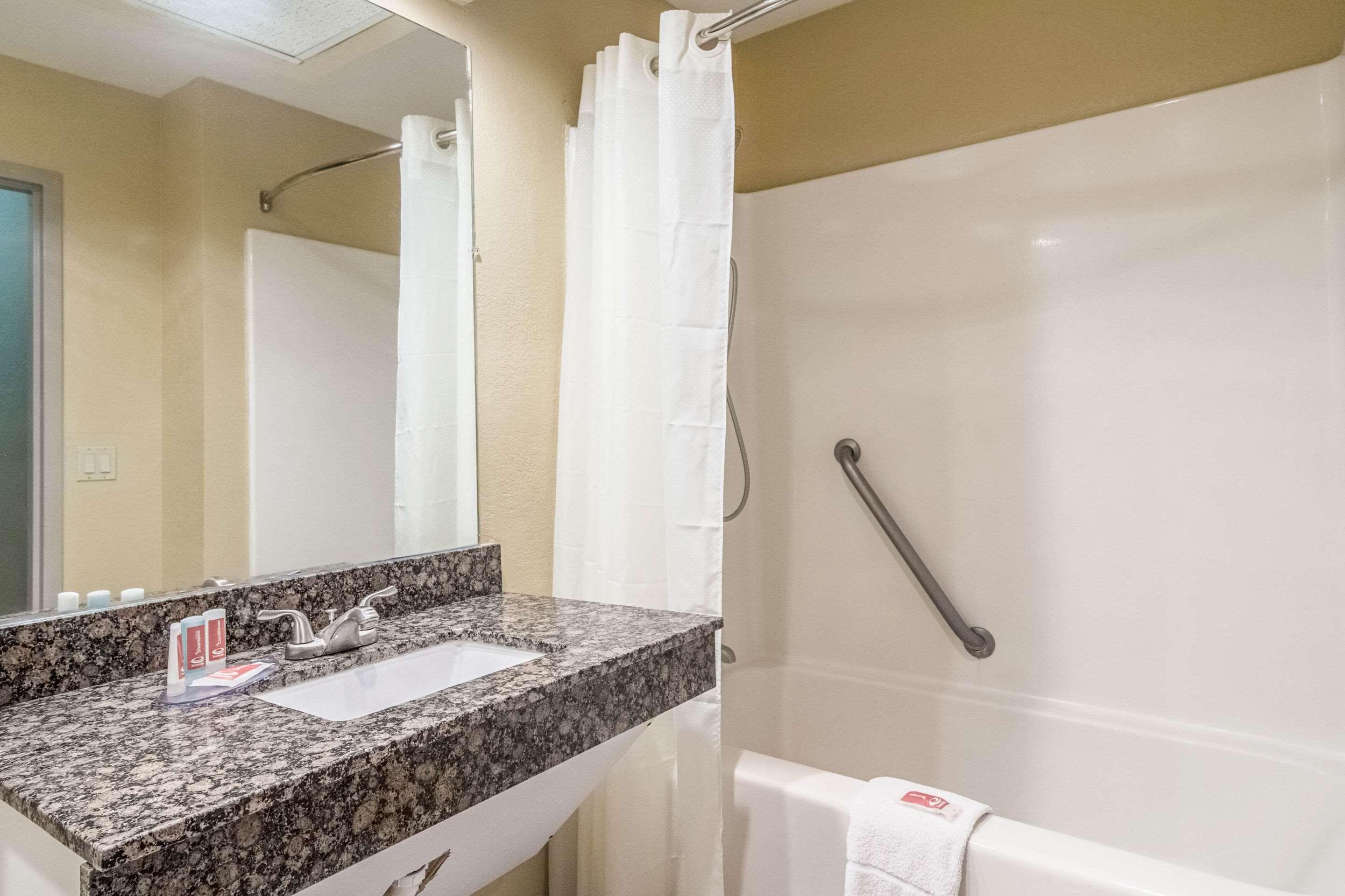 Double King Bed Non Smoking