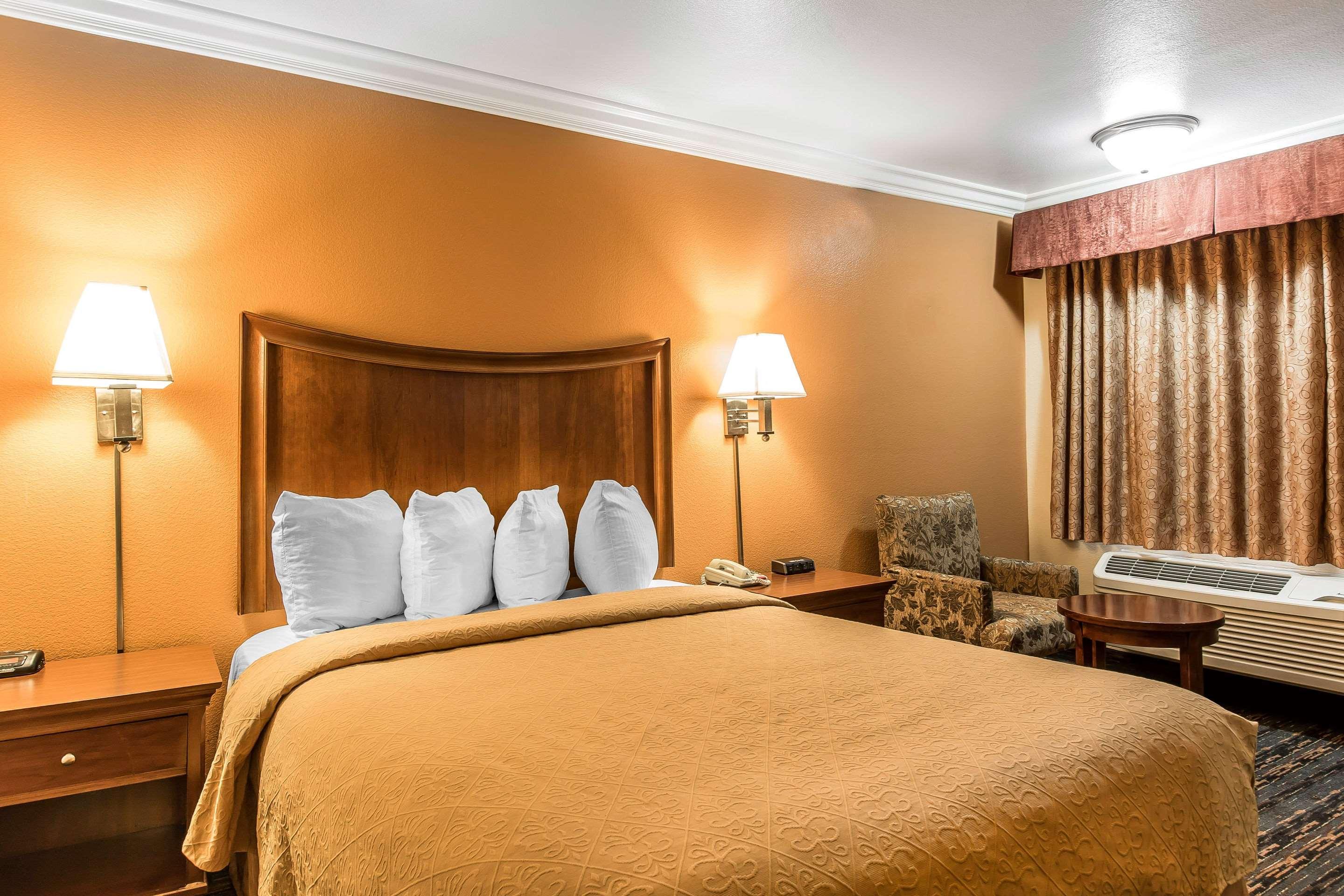 Double Queen Bed Non Smoking