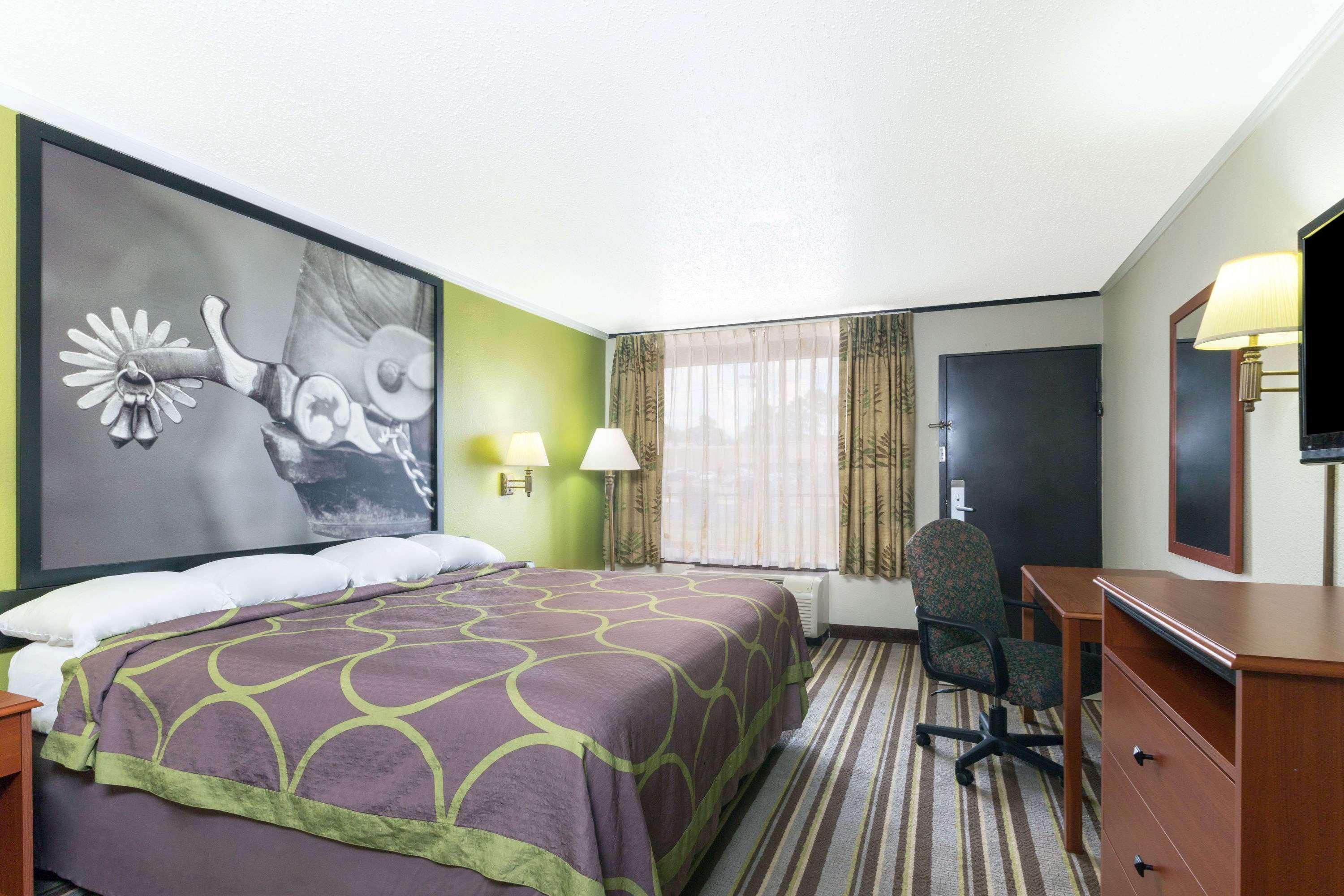 Double King Bed Non Smoking