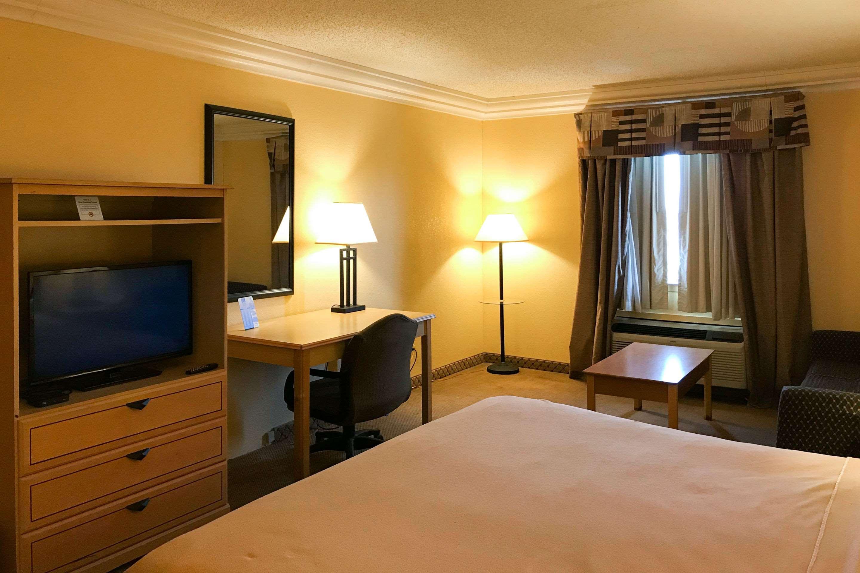 Double King Bed Non Smoking