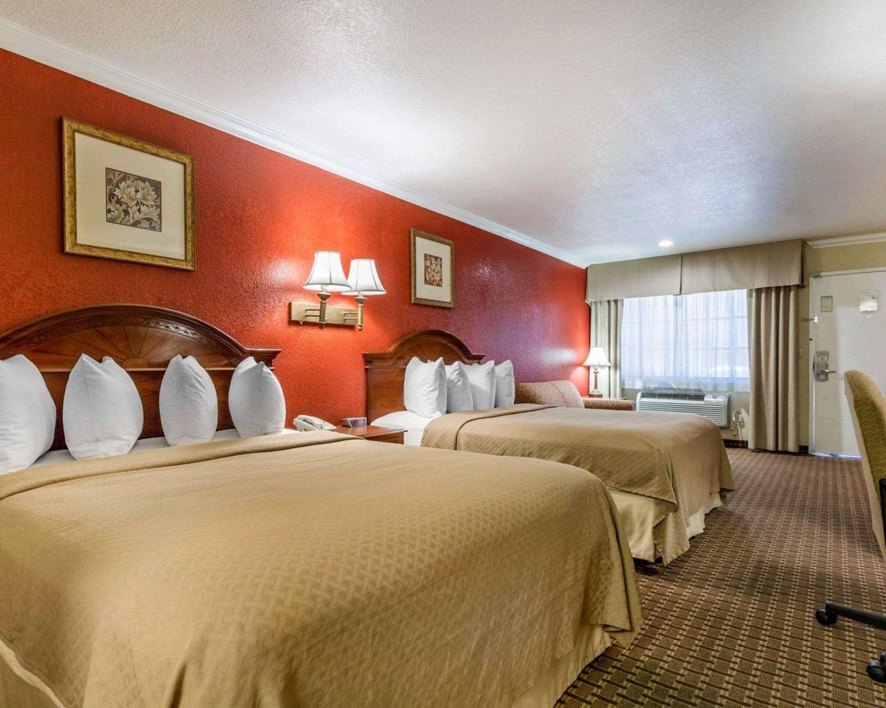 Quadruple Two Queen Beds Non Smoking