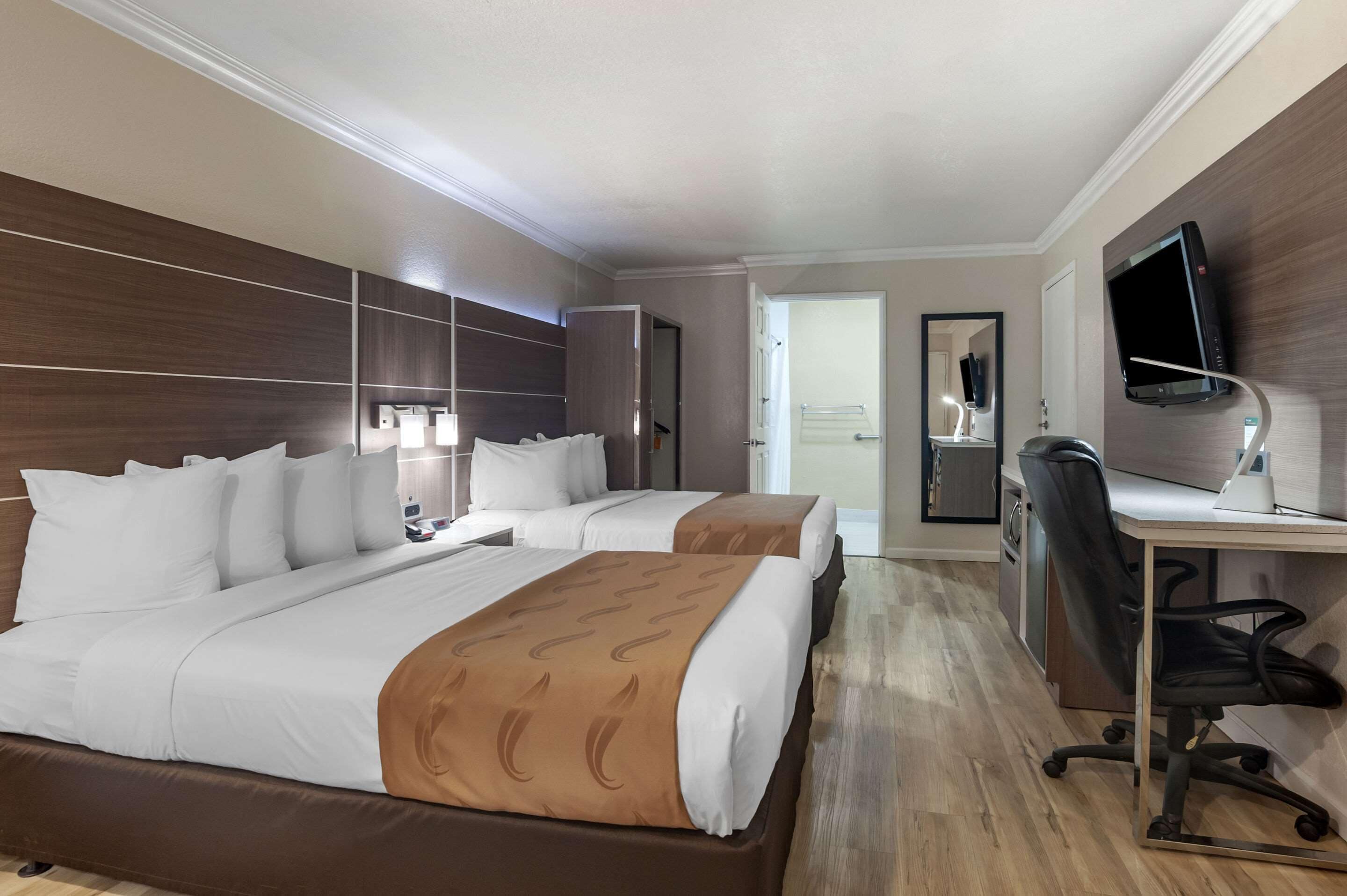 Double Two Queen Beds Non Smoking