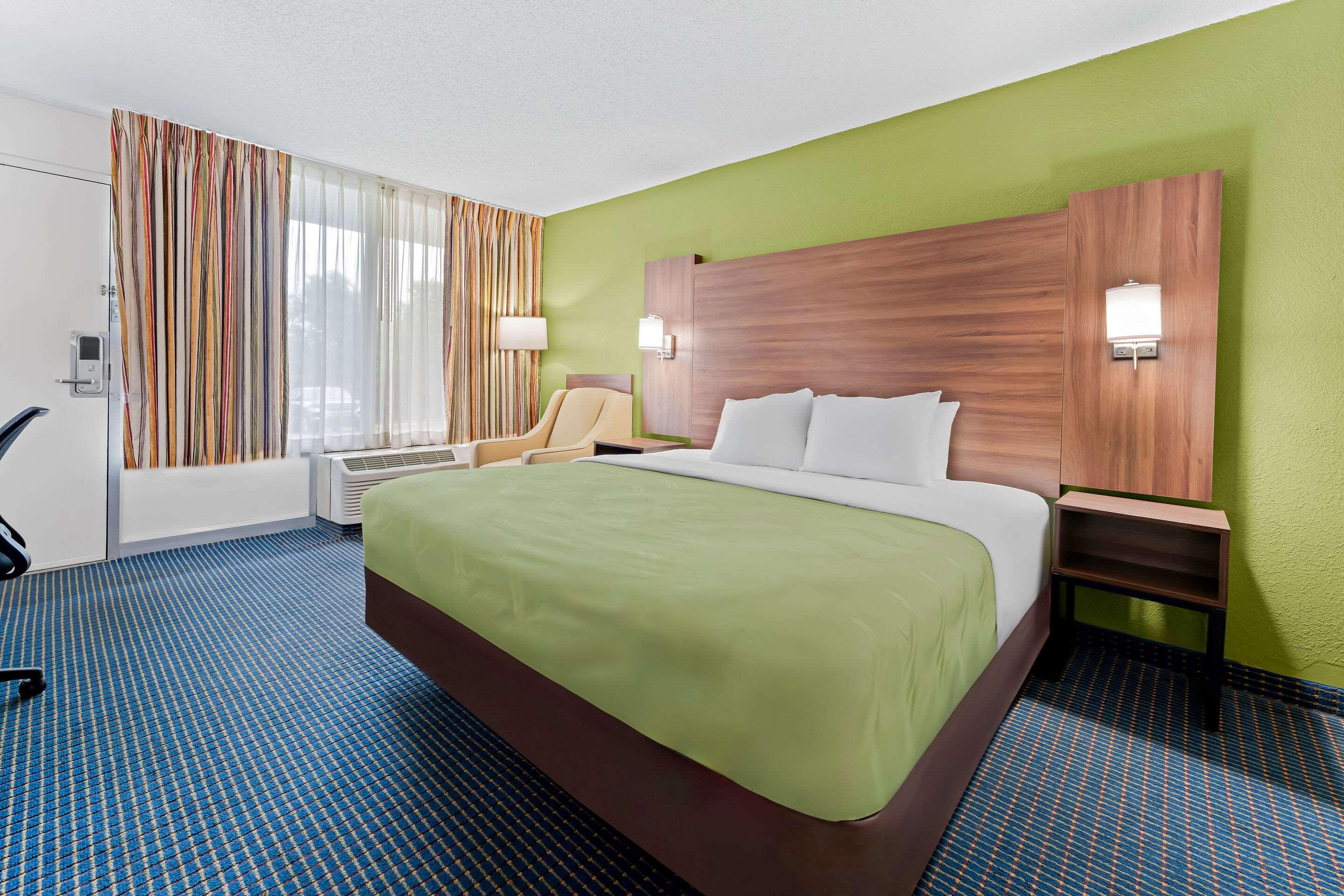 Double King Bed Non Smoking