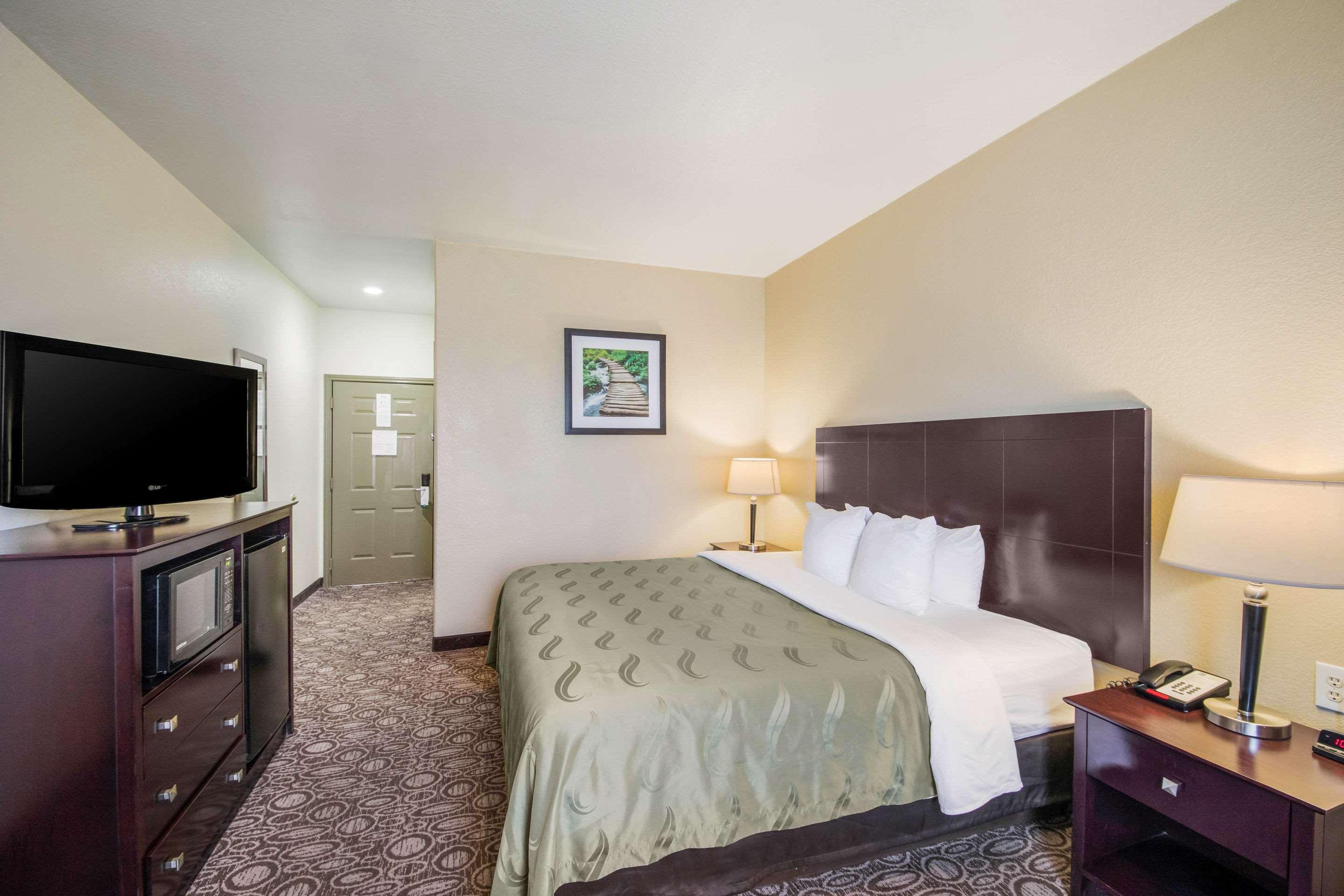 Double King Bed Non Smoking