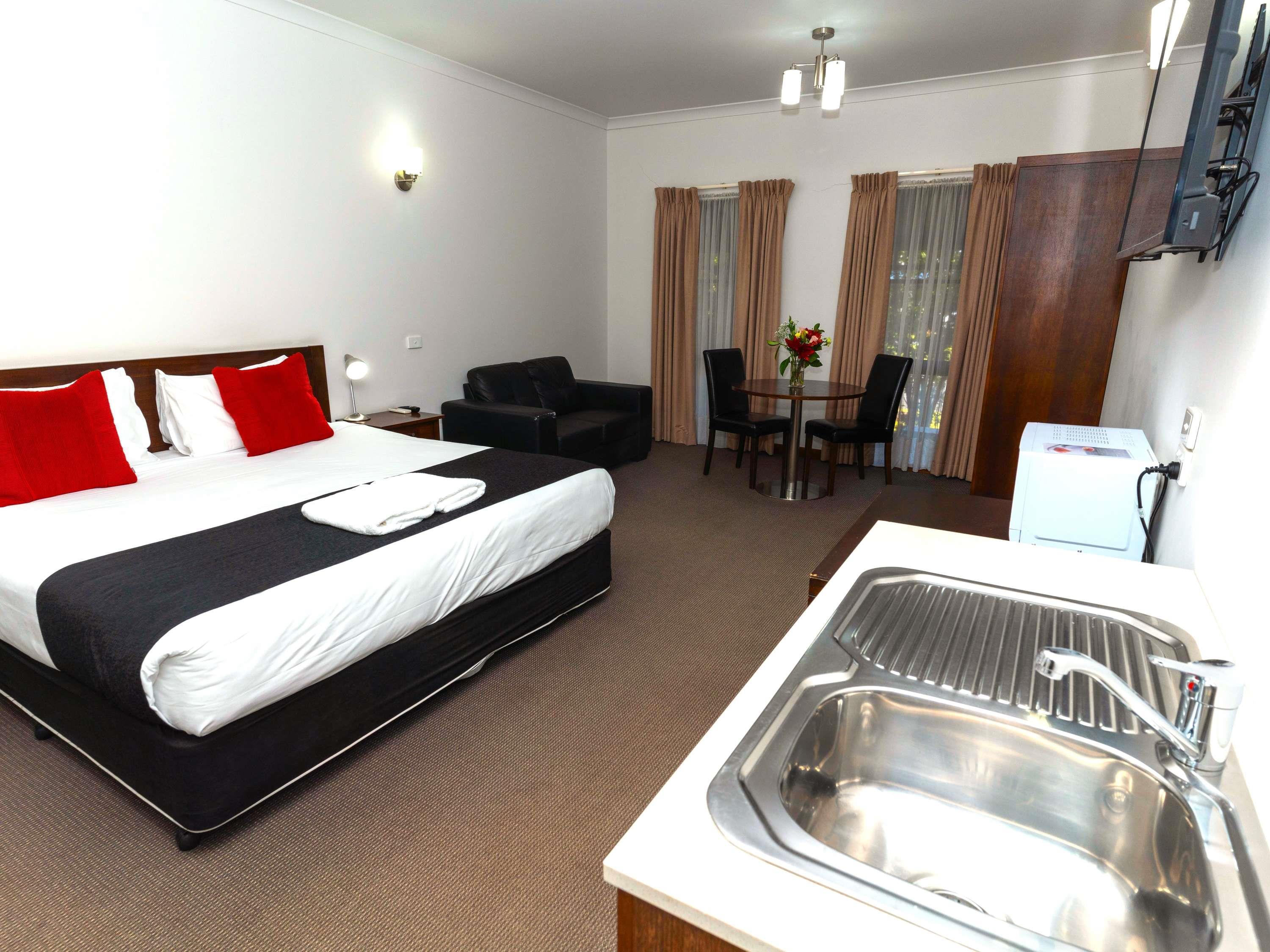 Double Deluxe King Bed