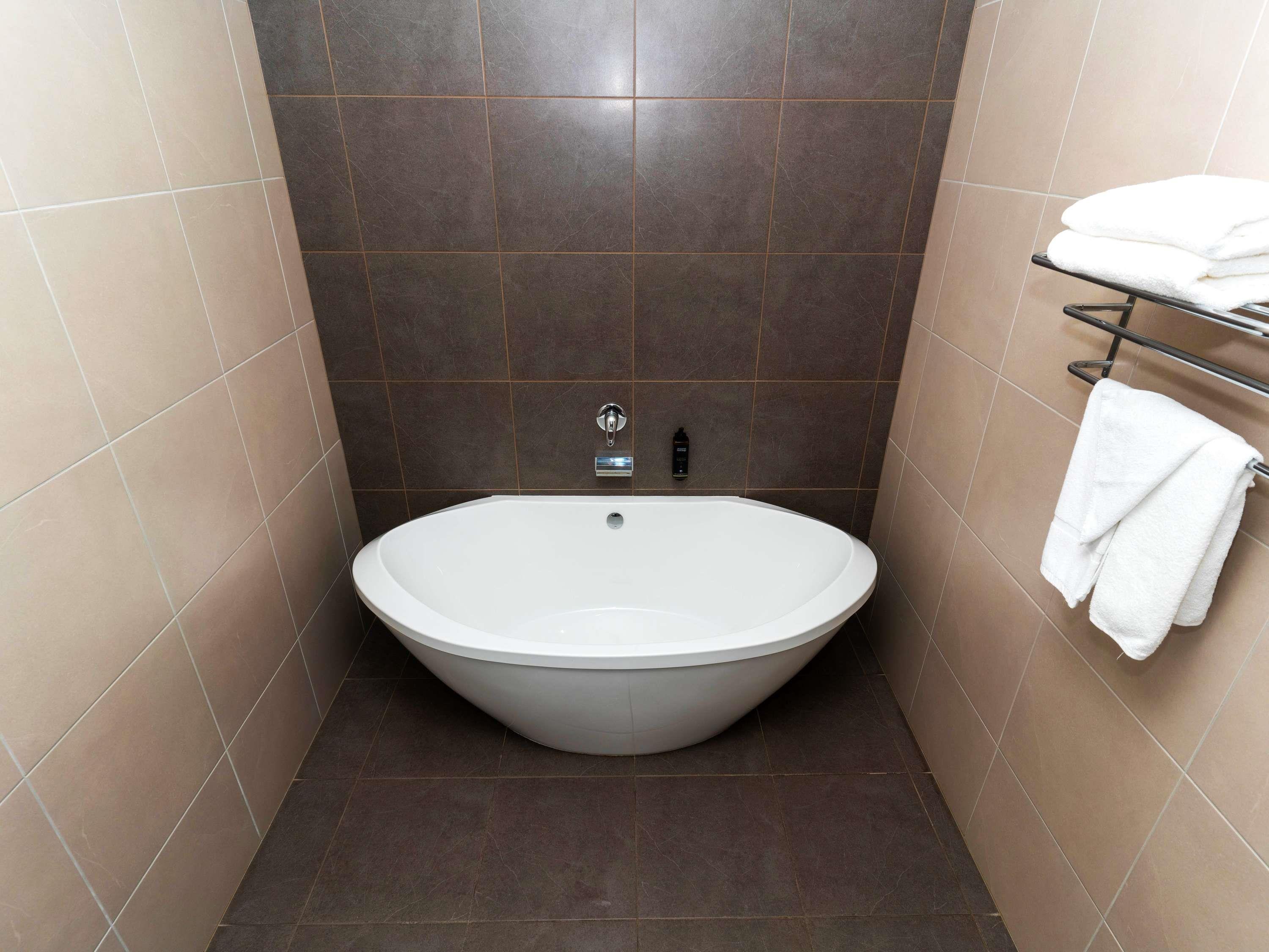 Double Deluxe King Bed