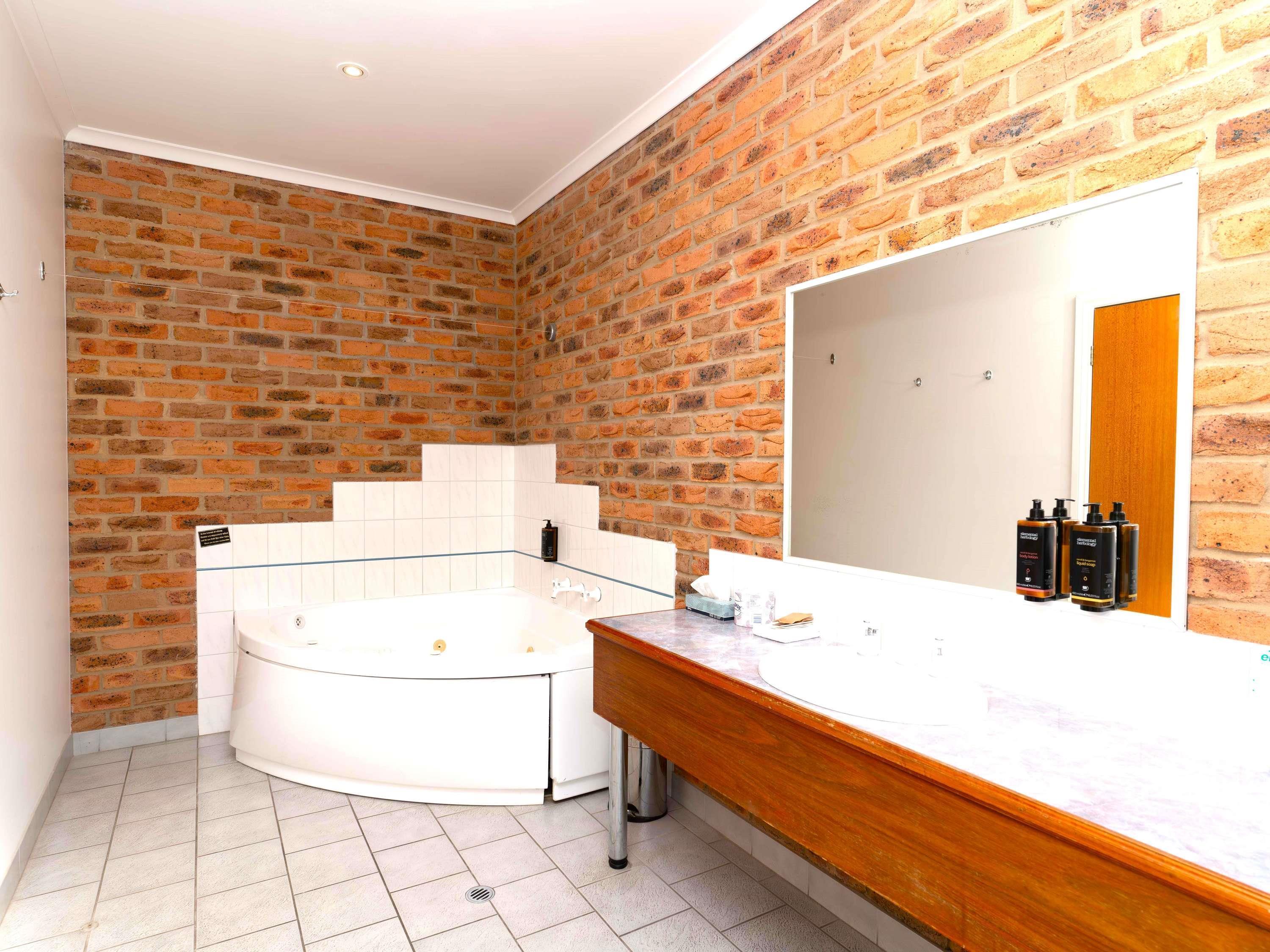 Suite Queen Size Bed