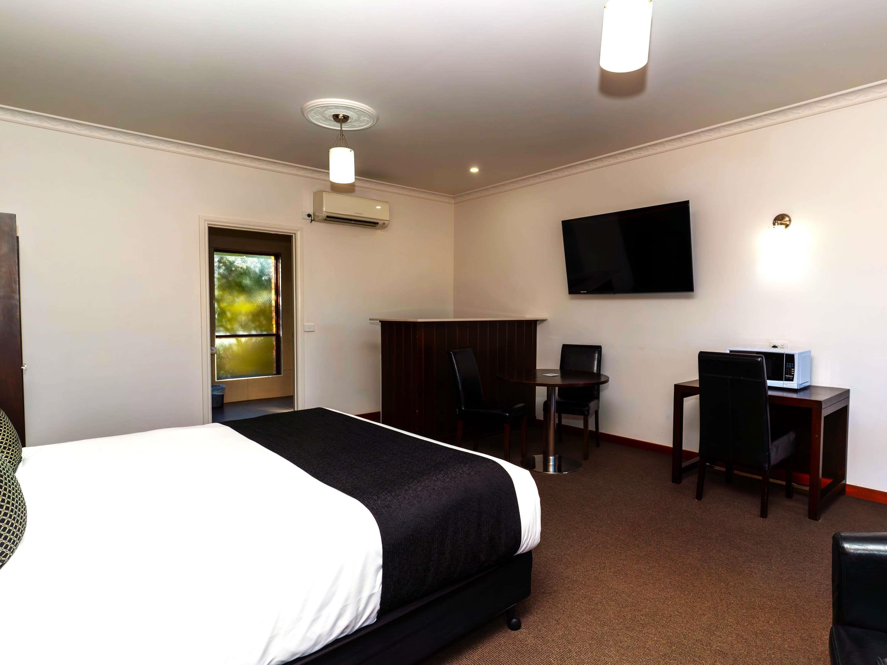 Double Deluxe King Bed