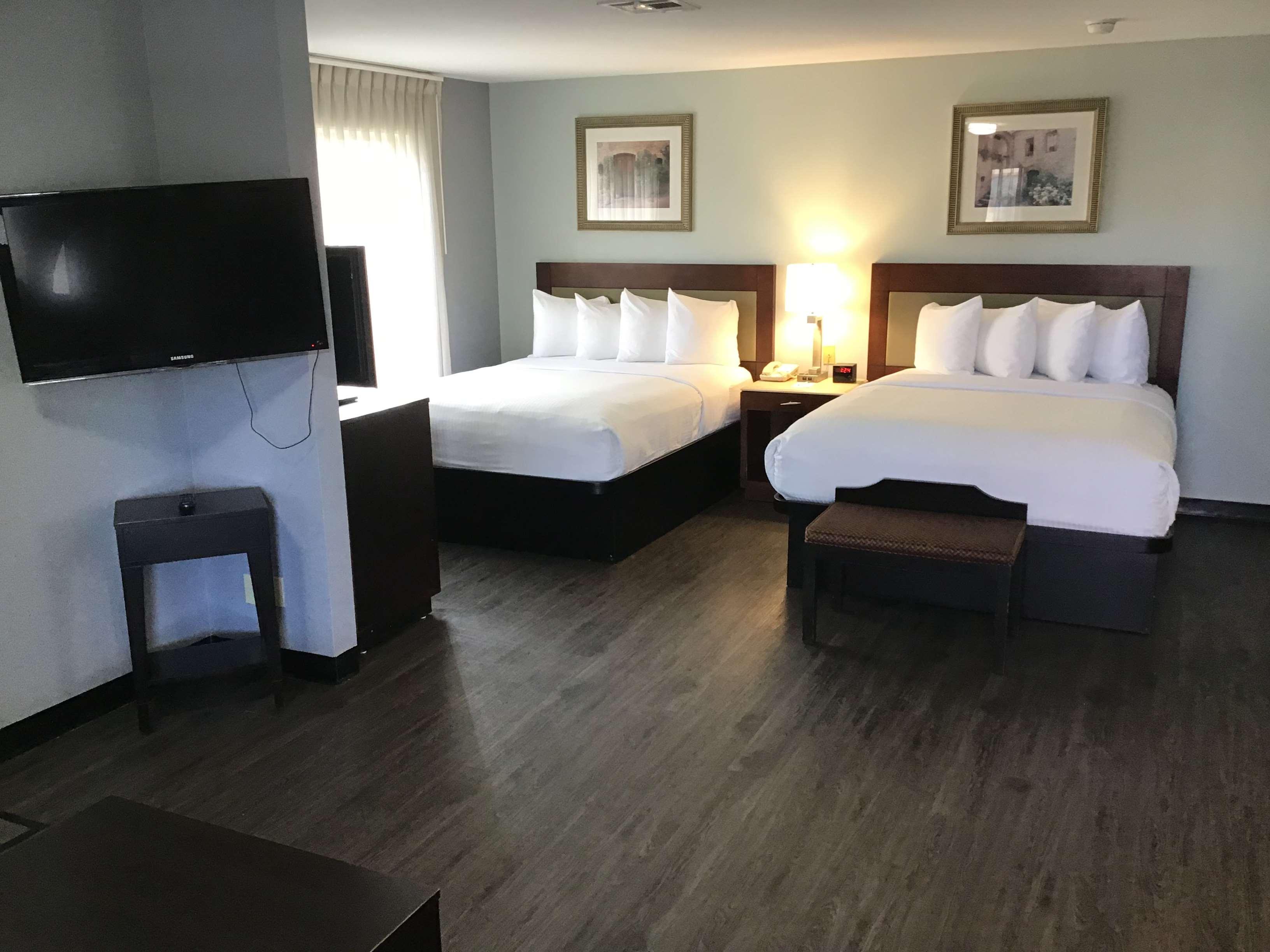 Suite Two Queen Beds