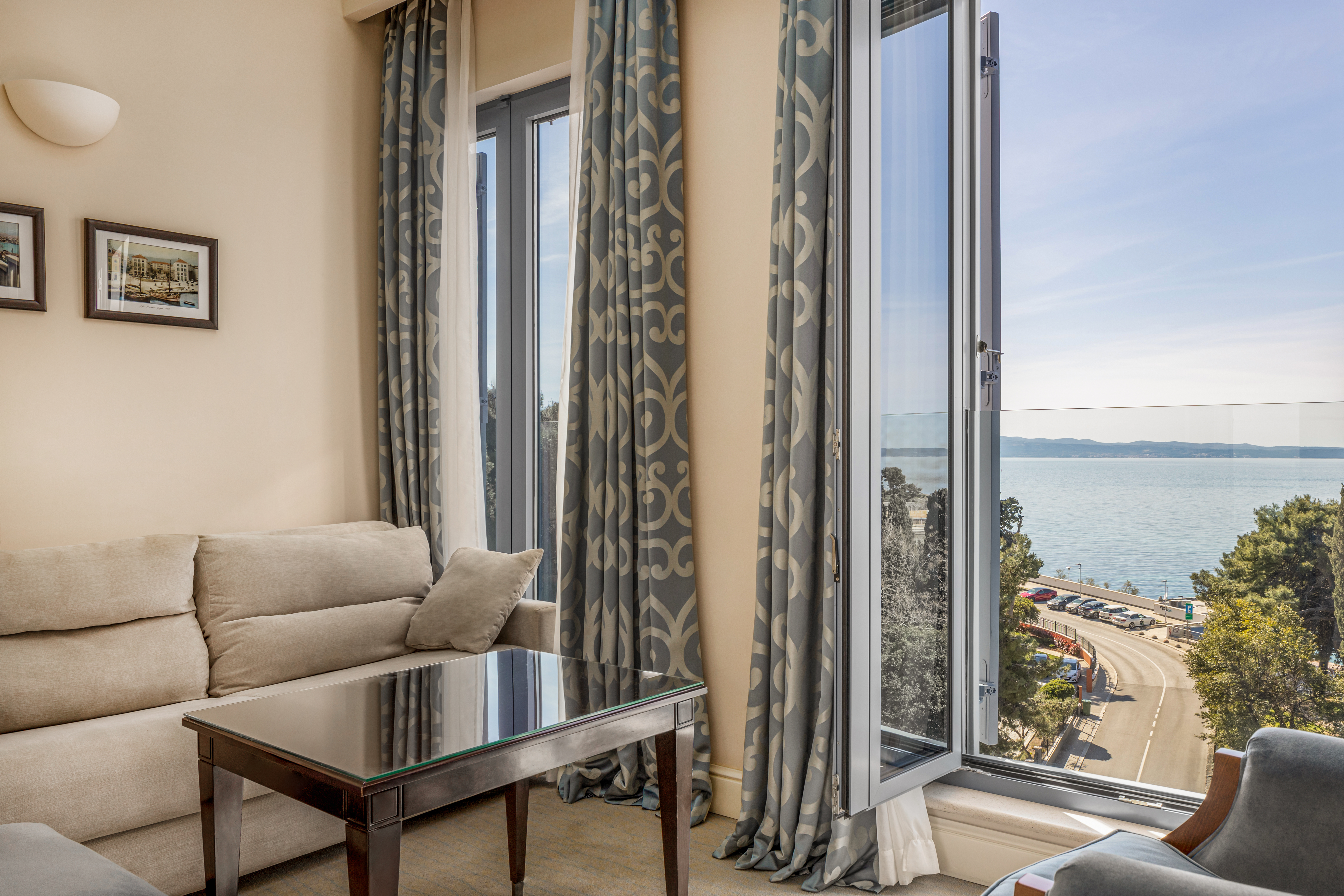 Double or Twin Deluxe Sea View