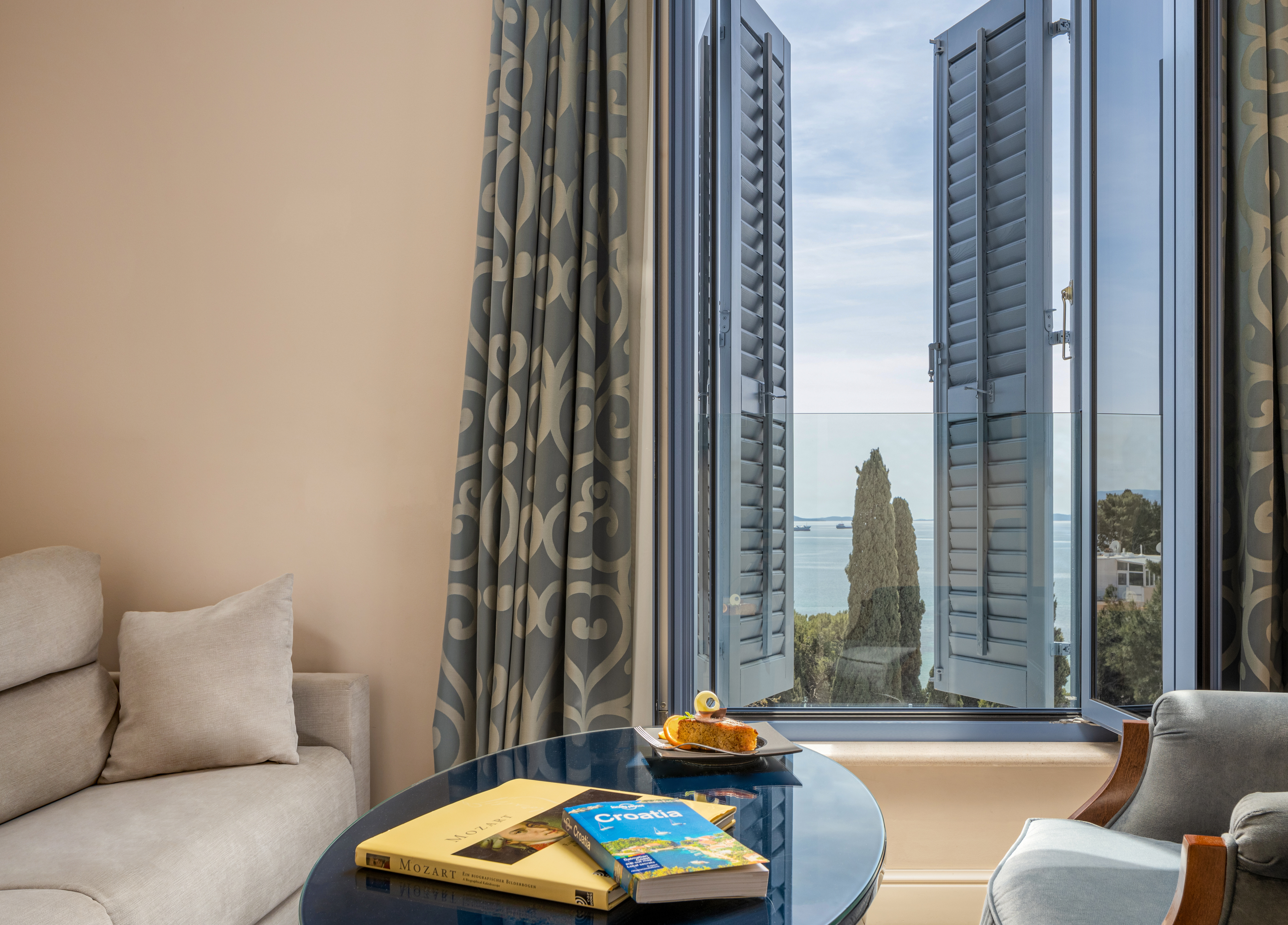 Double or Twin Deluxe Sea View