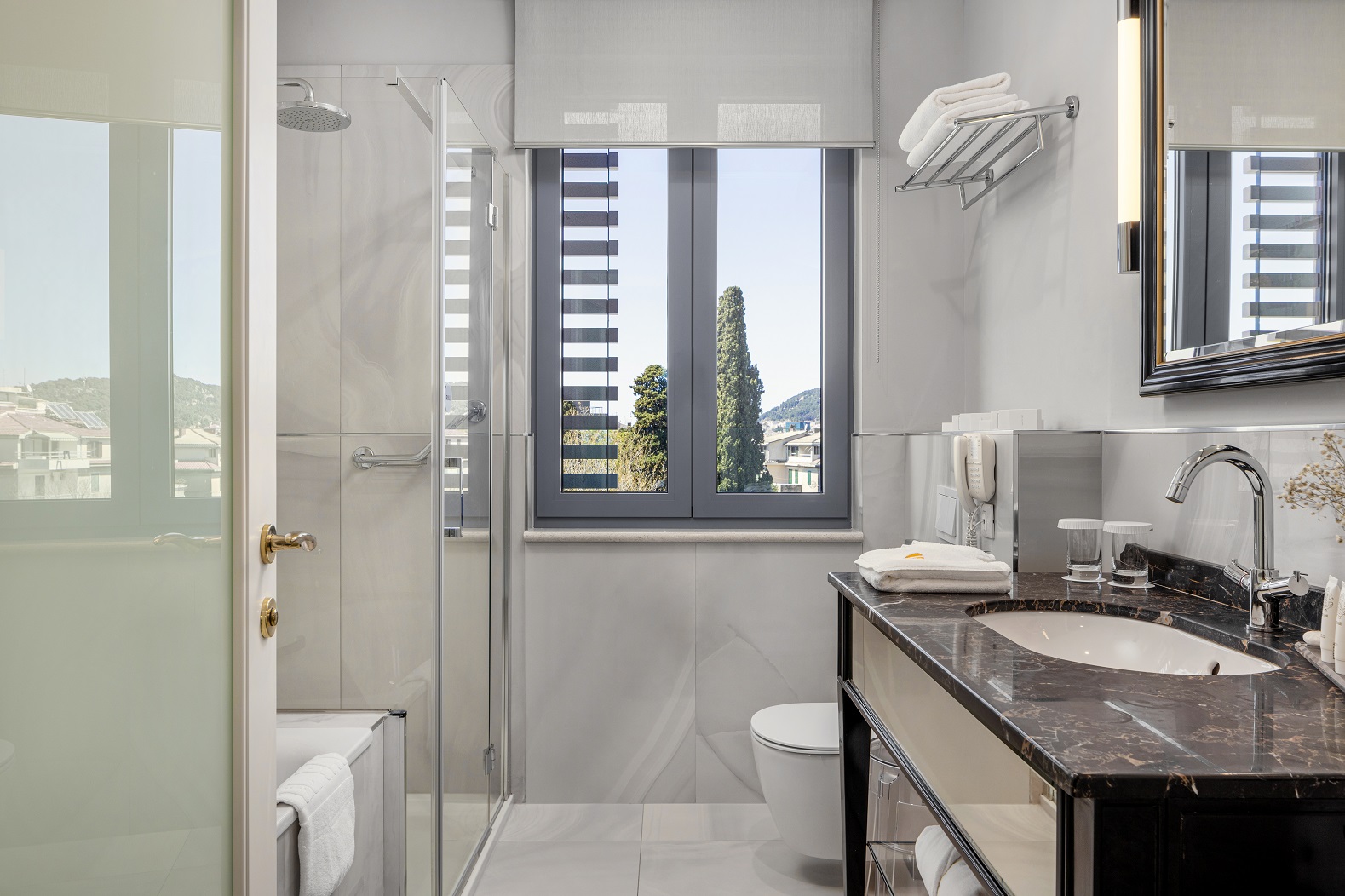 Junior Suite Side Sea View