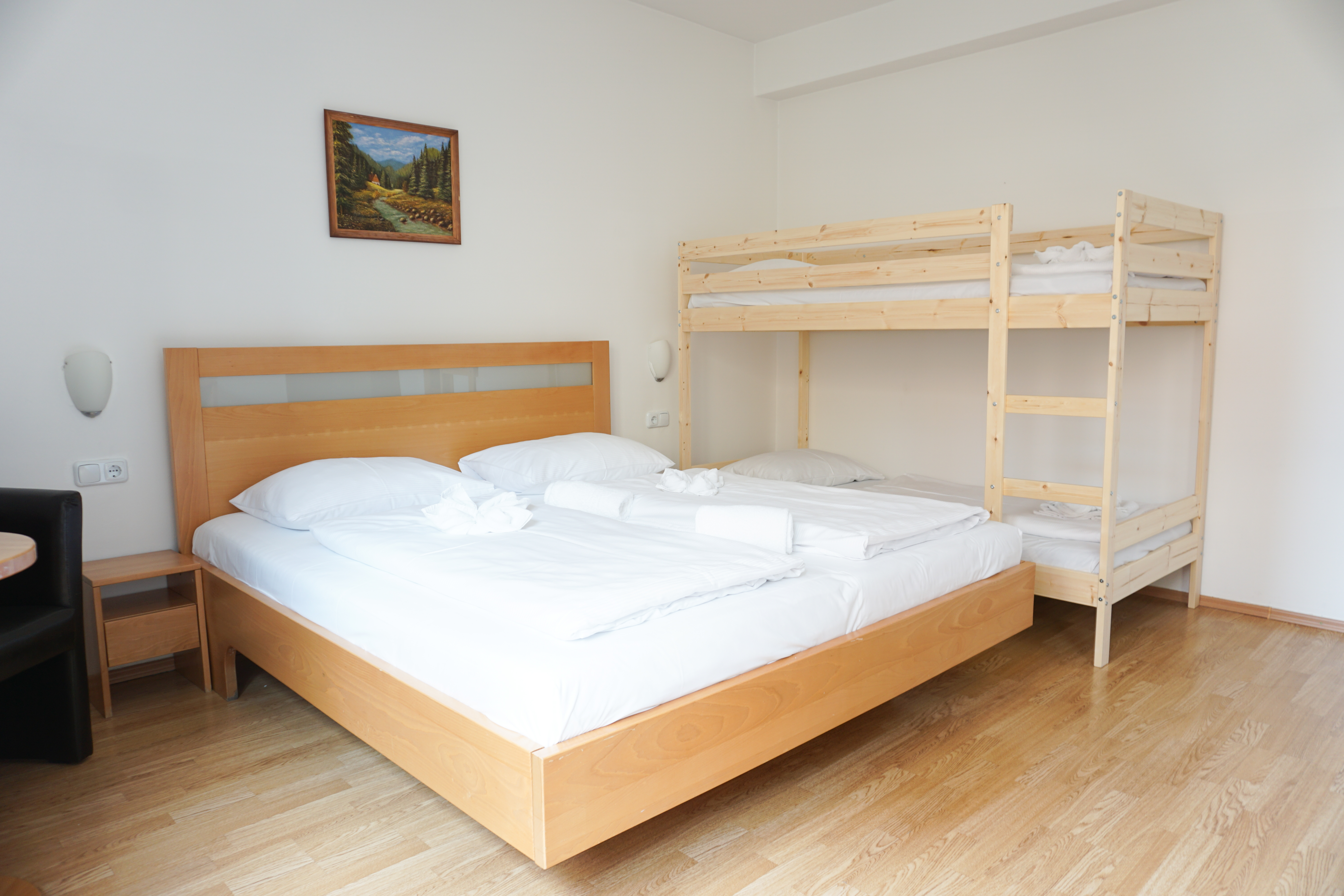 Family Room Capacity 5