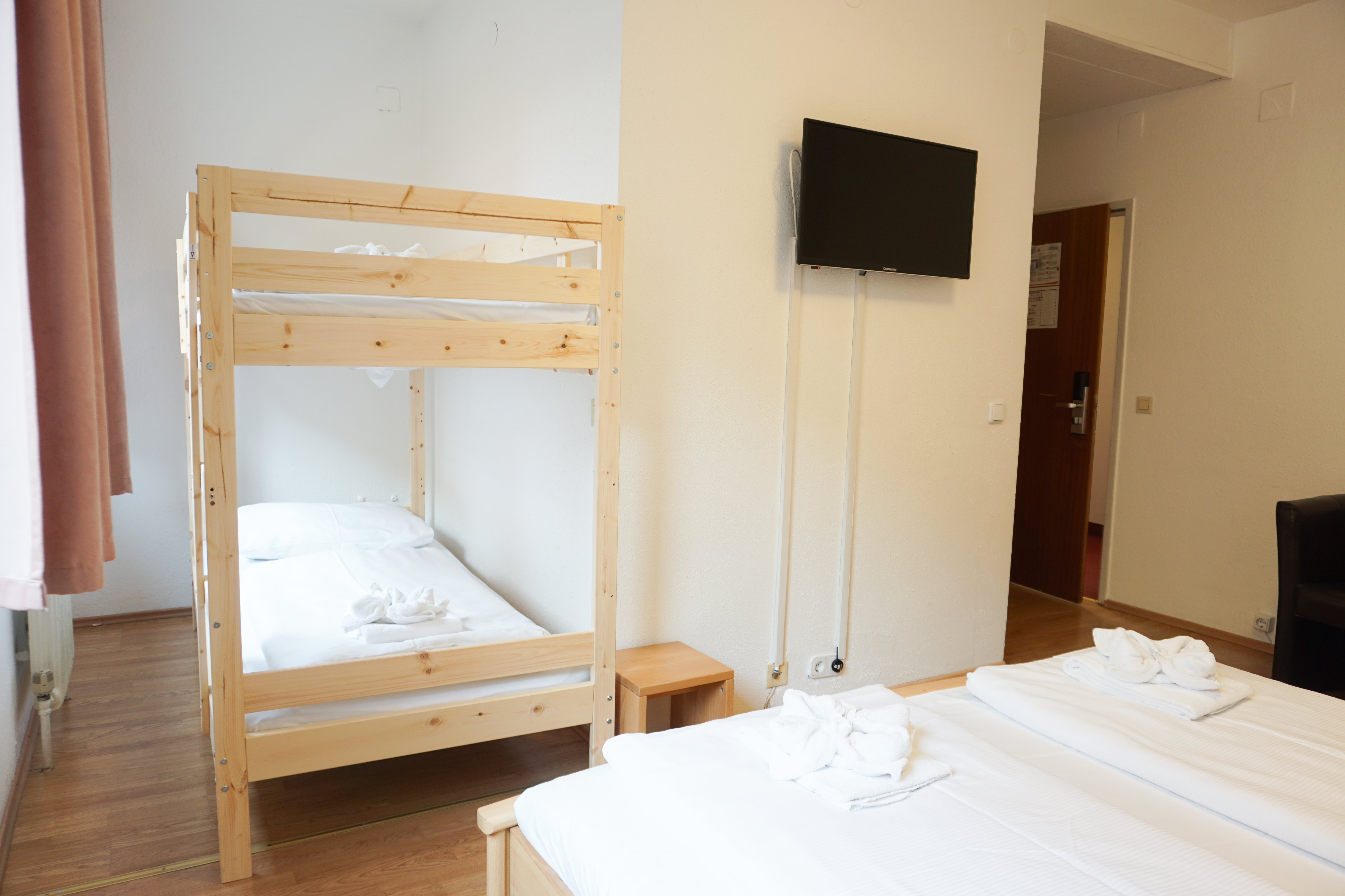 Family Room Capacity 4