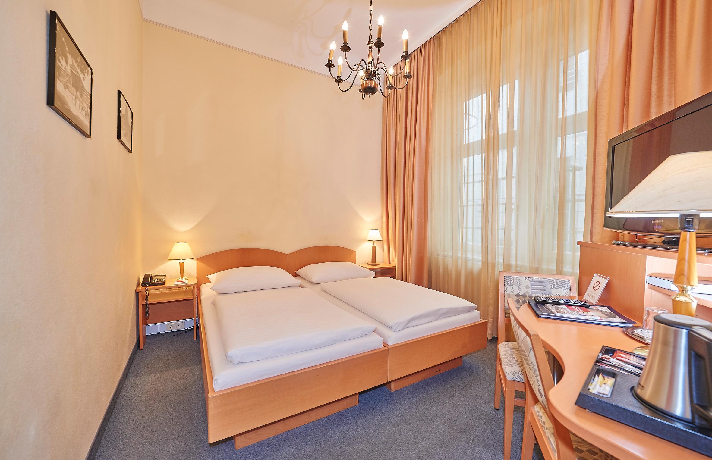 Double or Twin Standard