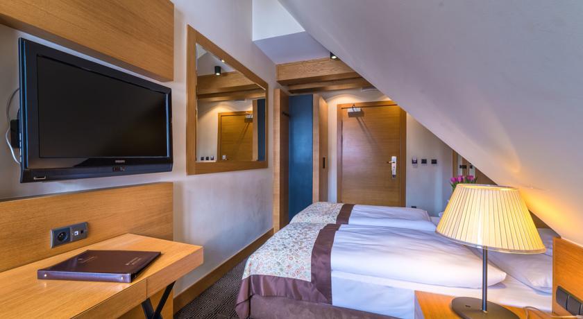 Double Single Economy