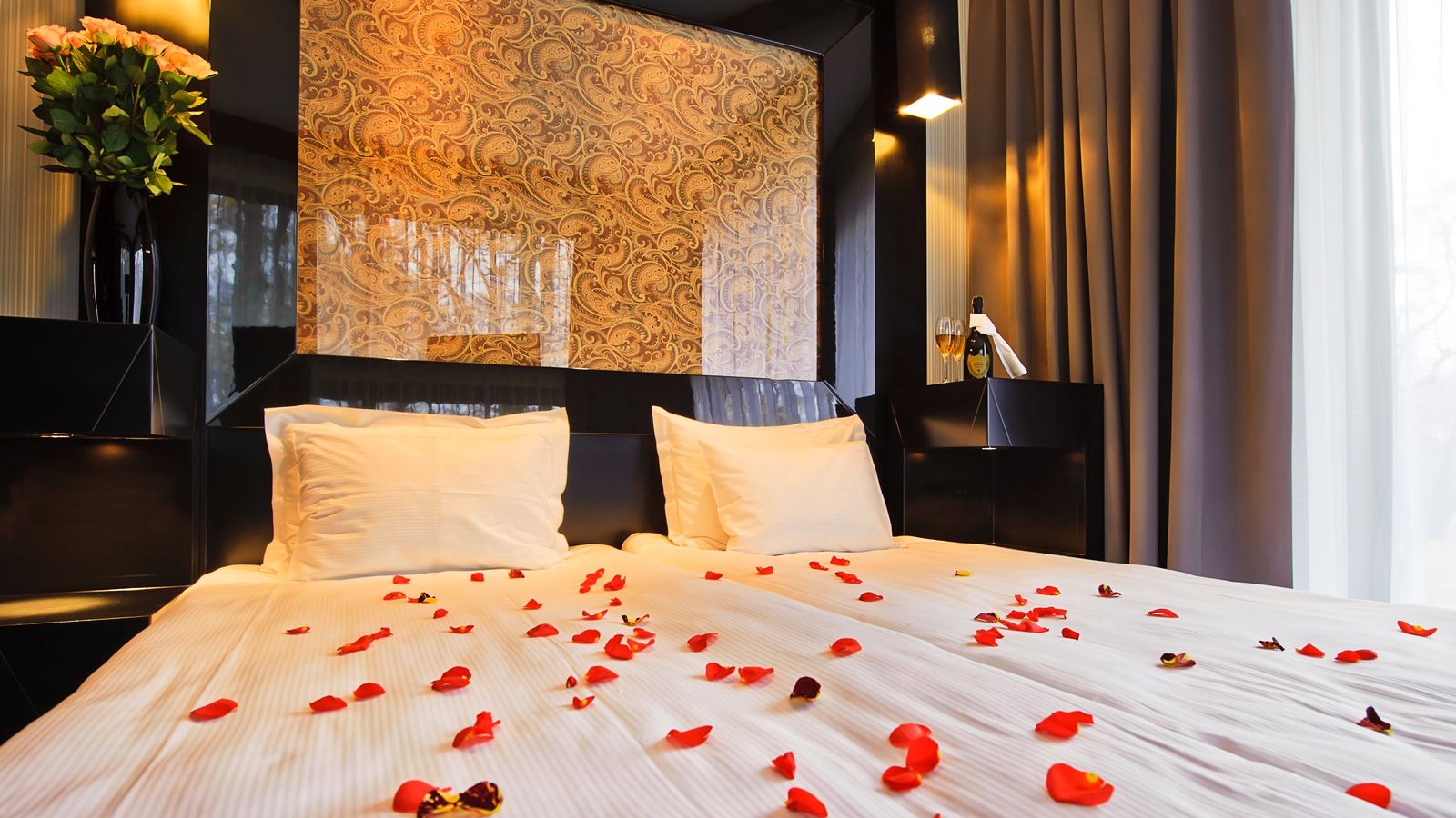 Apartment King Size Bed