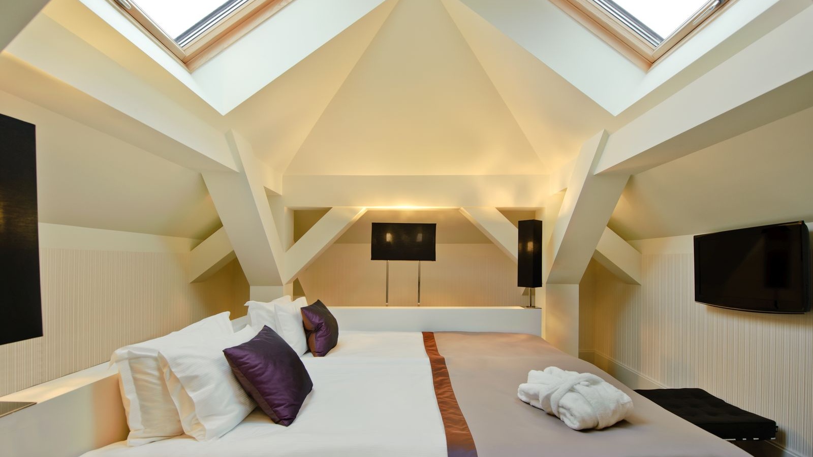 Apartment King Size Bed