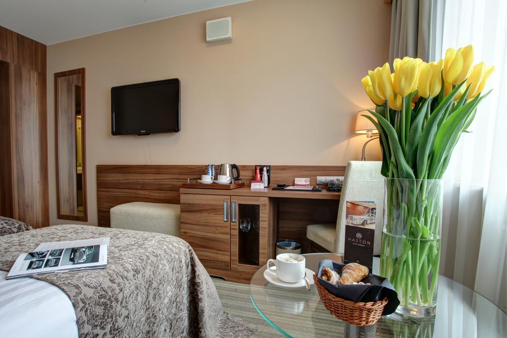 Double or Twin Standard