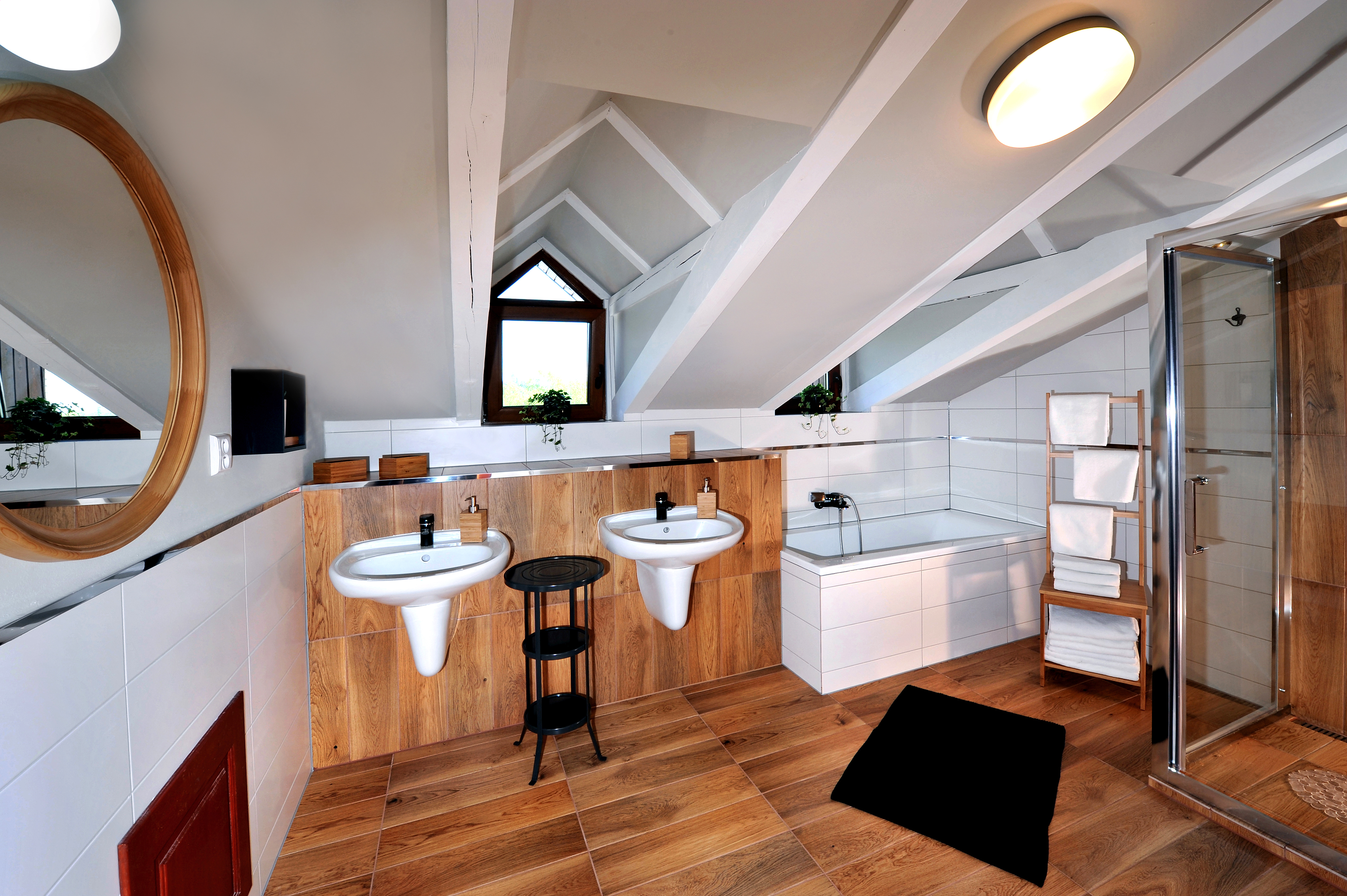 Apartment Capacity 8 Four Bedrooms