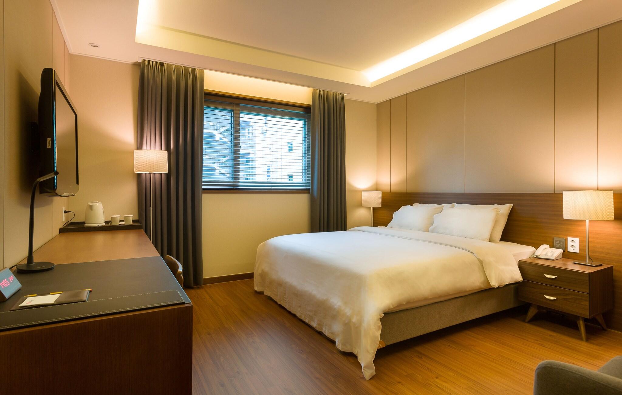 Double King Size Bed