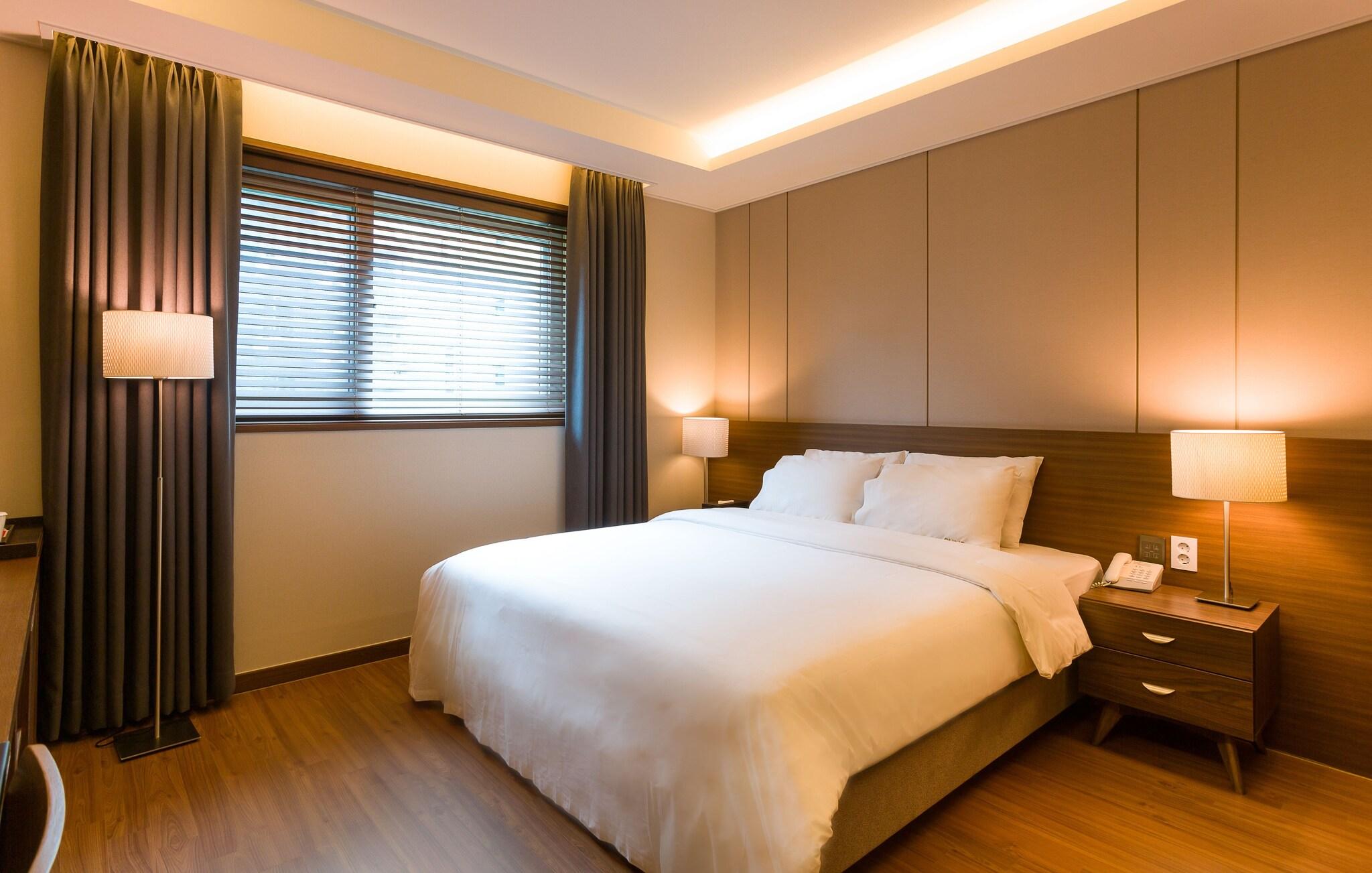 Double King Size Bed