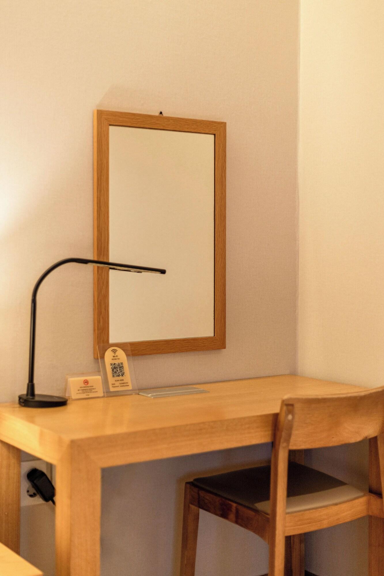 Double Deluxe King Bed