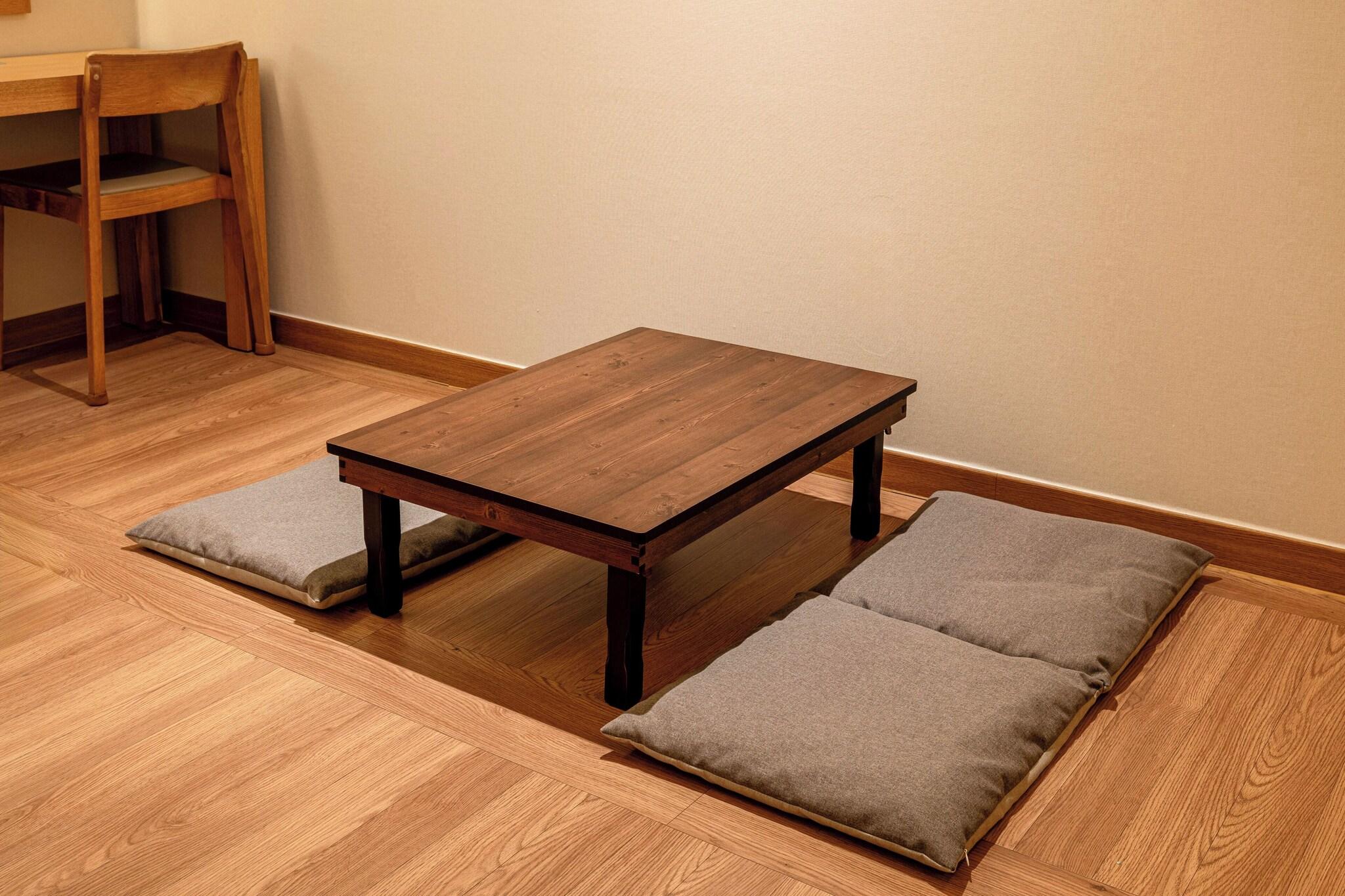 Double Deluxe King Bed