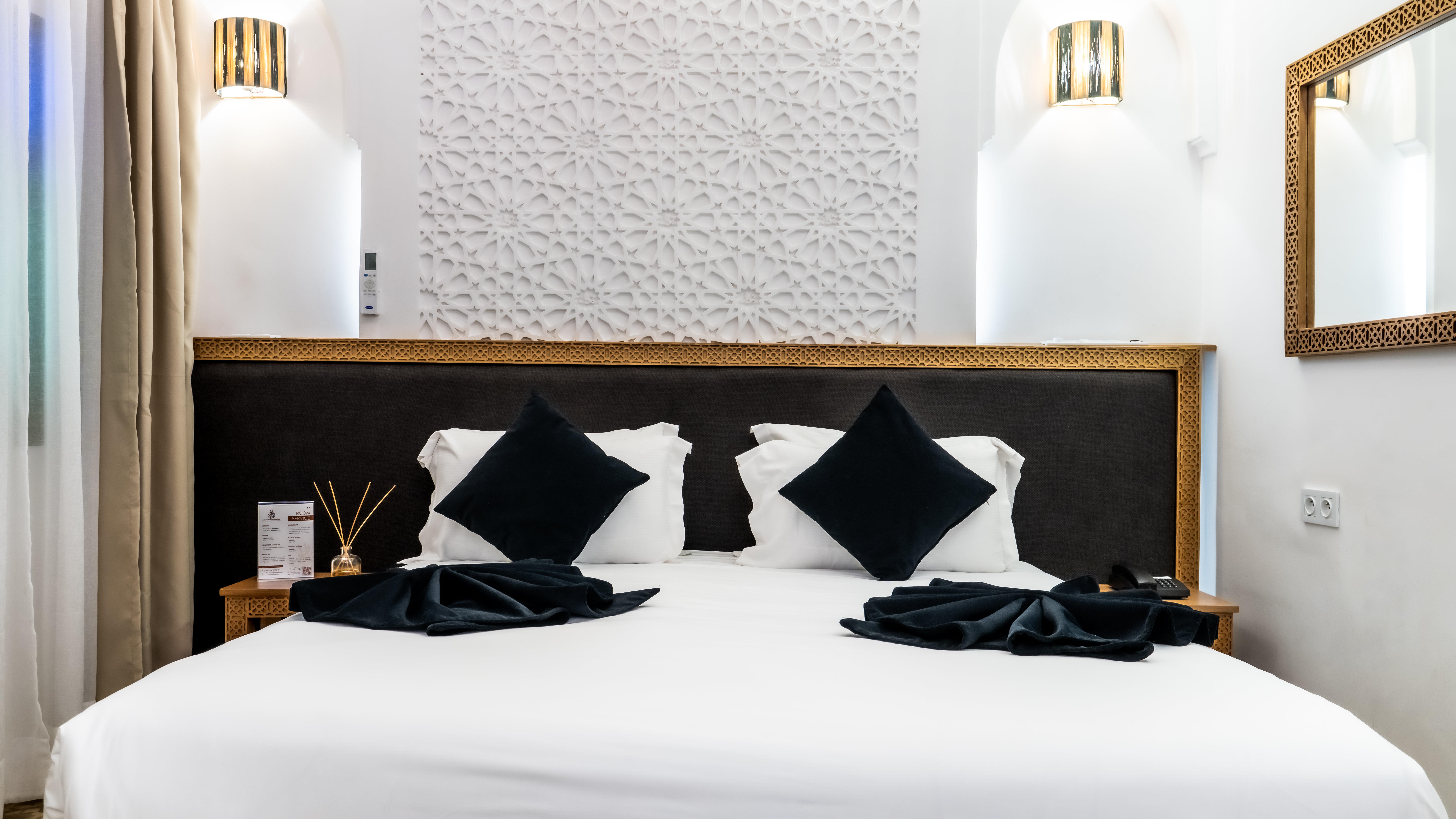 Double Deluxe One Bed