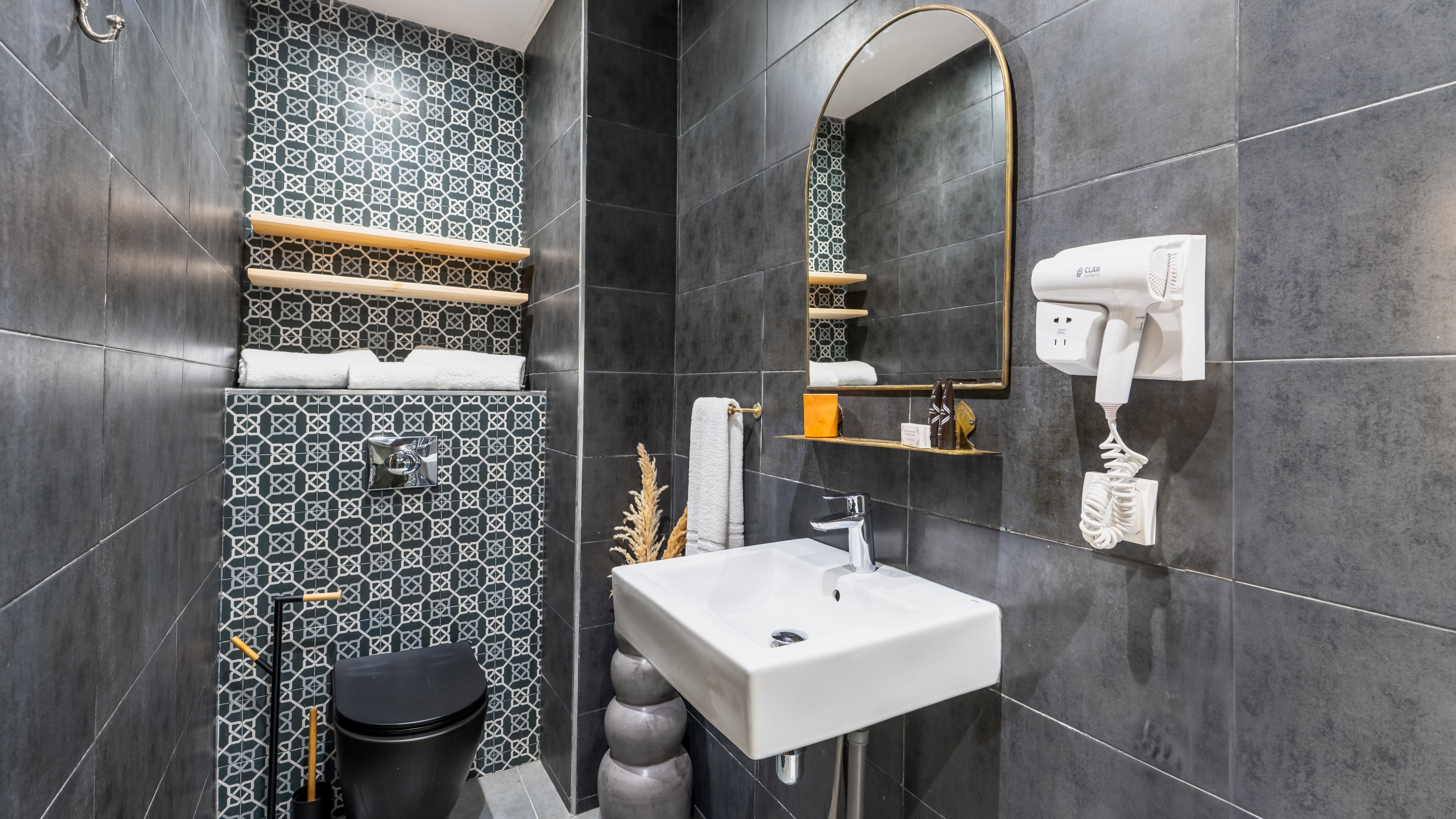 Double Deluxe One Bed