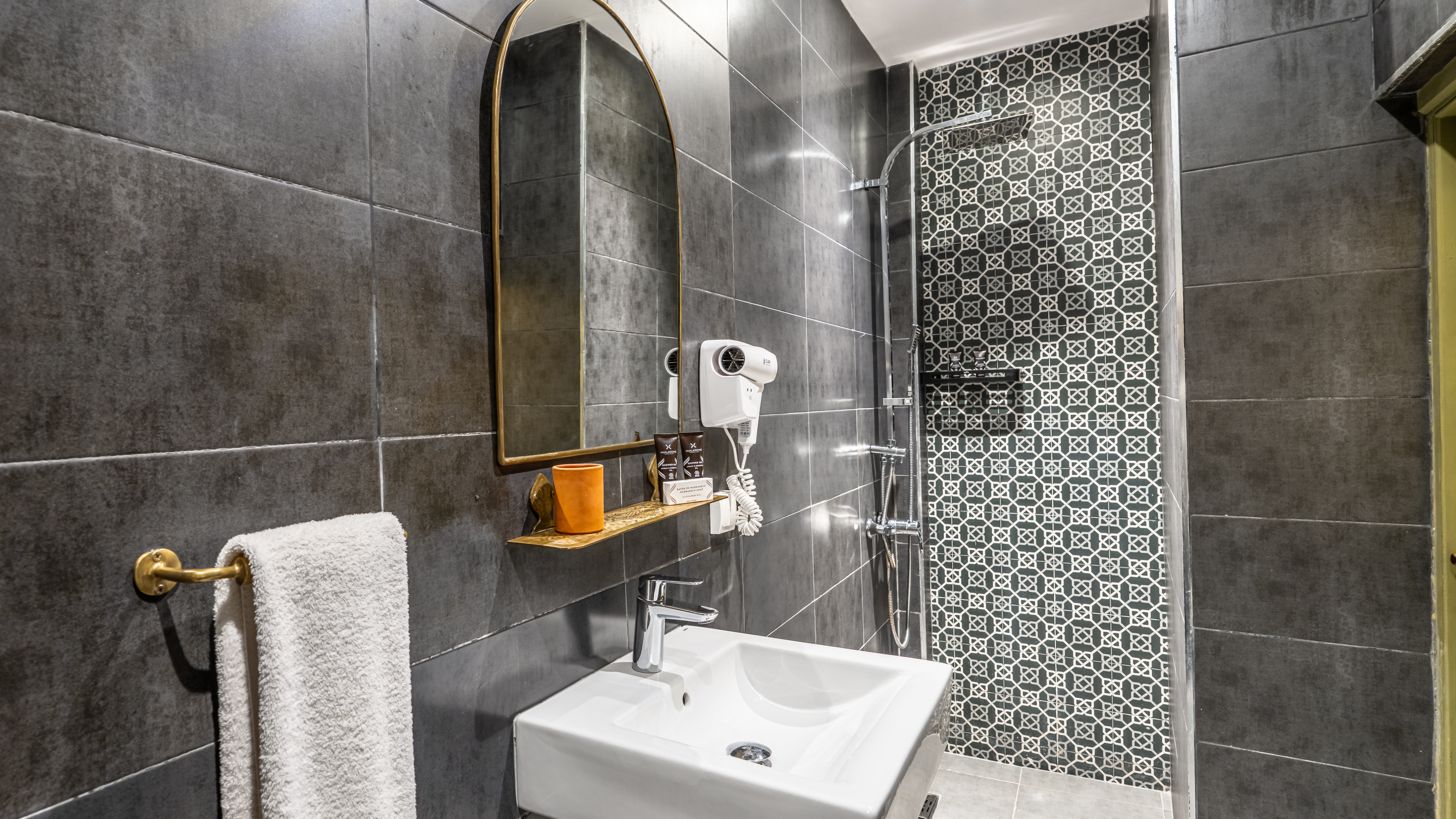 Double Deluxe One Bed