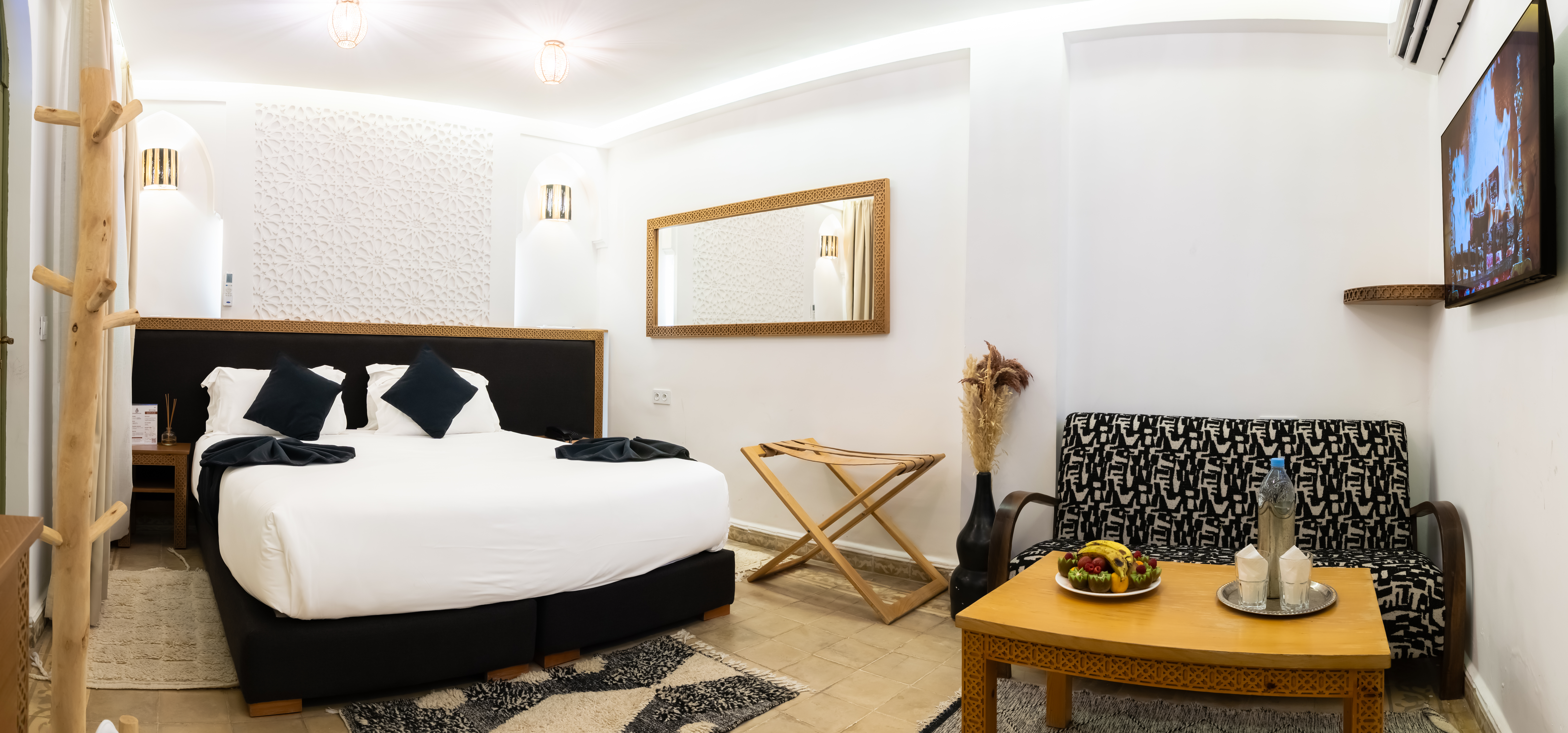 Double Deluxe One Bed