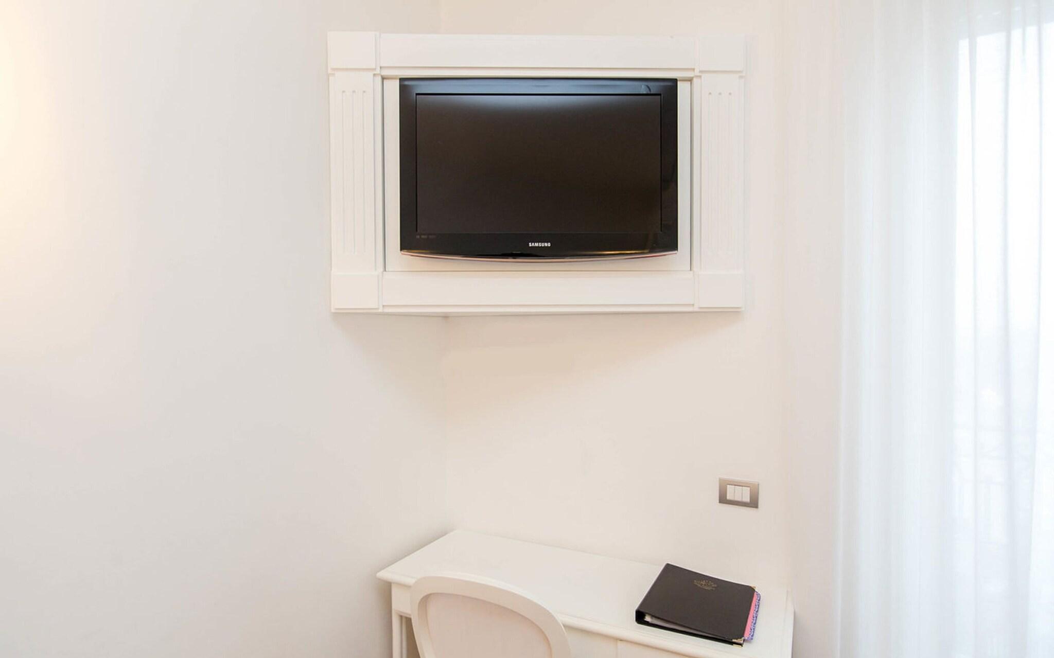 Twin Partial Sea View